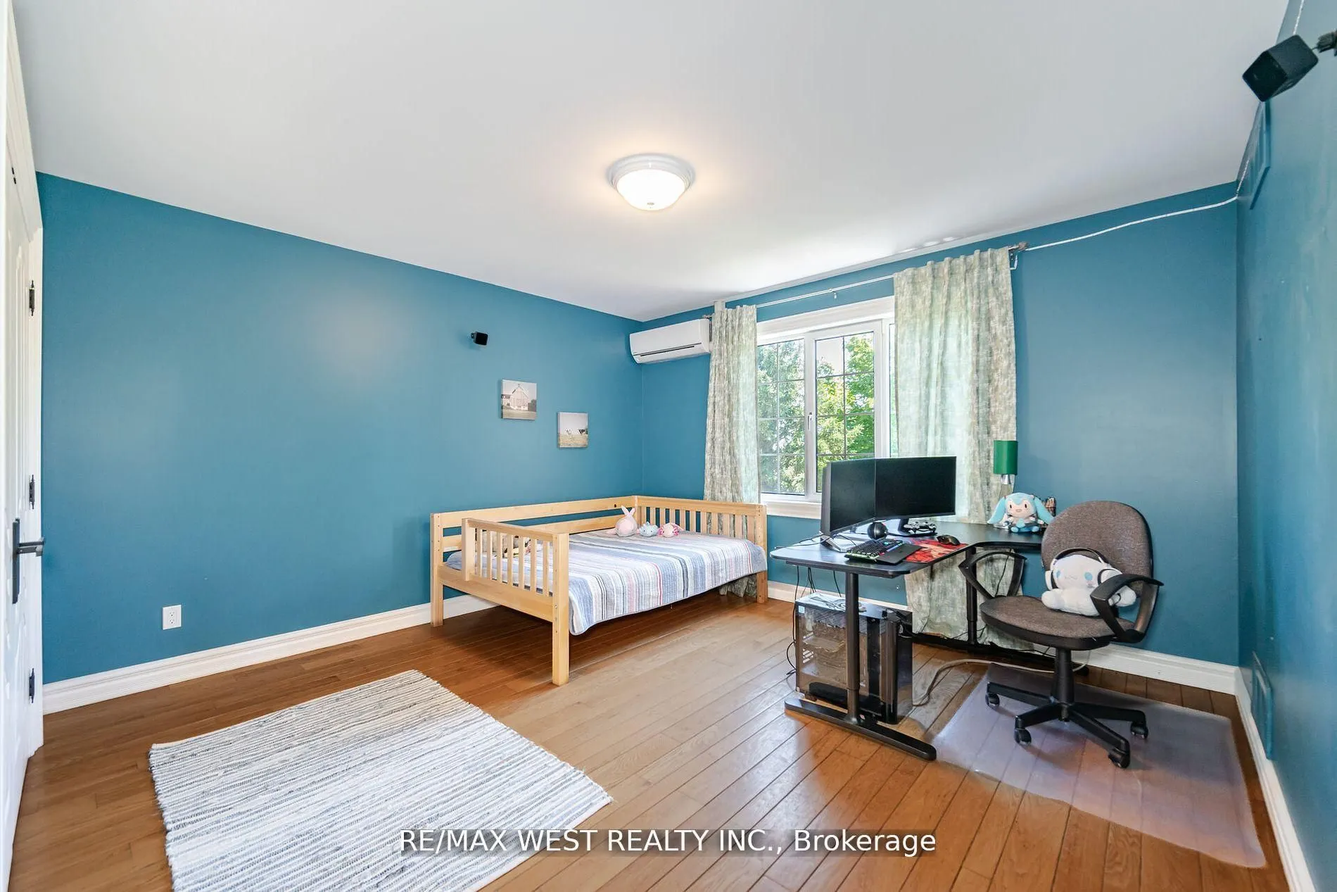 7 Stewart Crescent