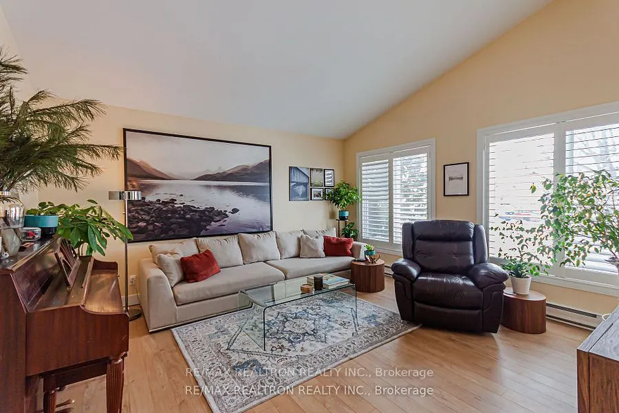 12 Lynn Crescent