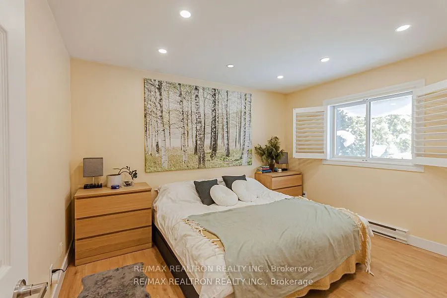 12 Lynn Crescent