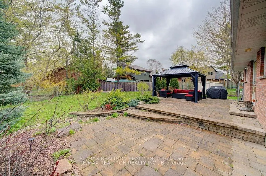 12 Lynn Crescent