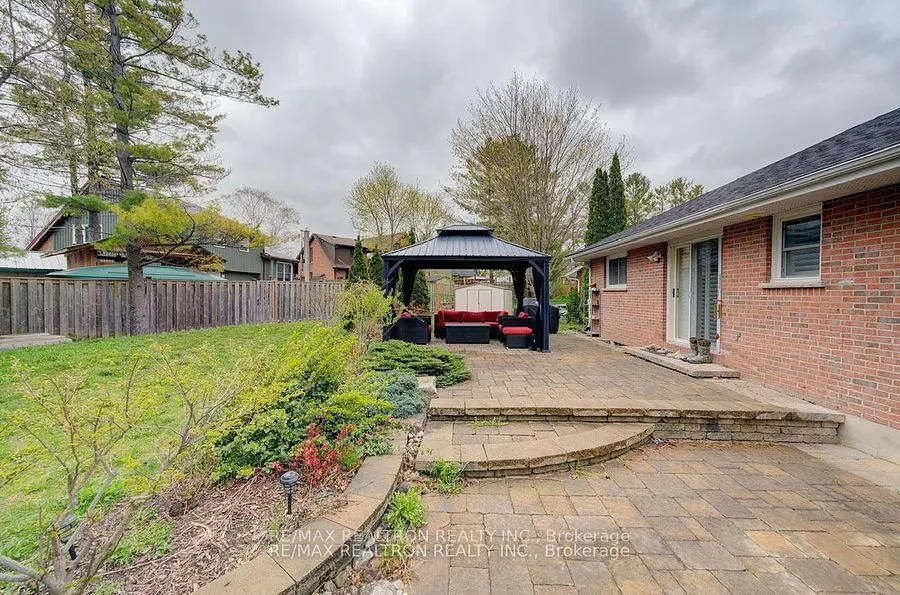 12 Lynn Crescent