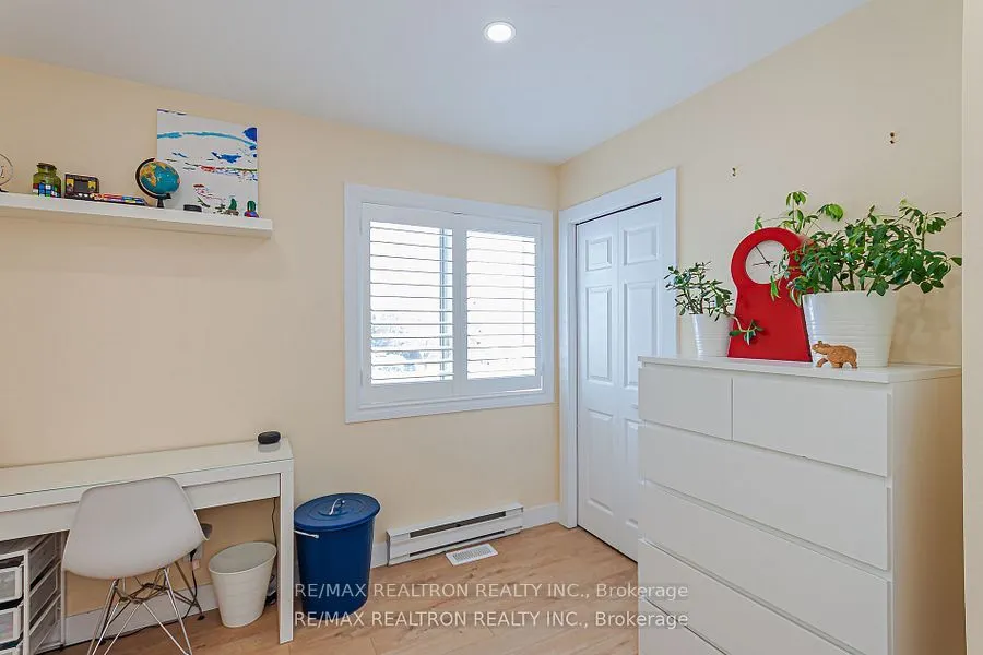 12 Lynn Crescent
