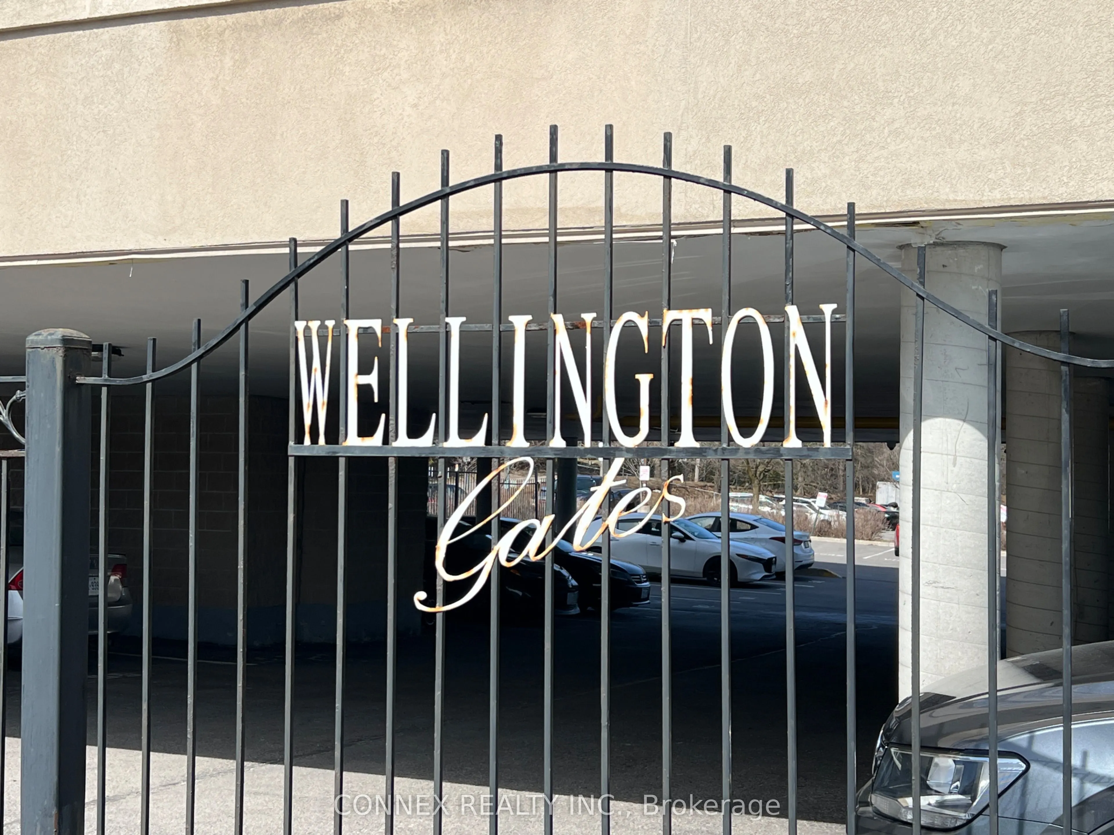160 Wellington Street E, #403