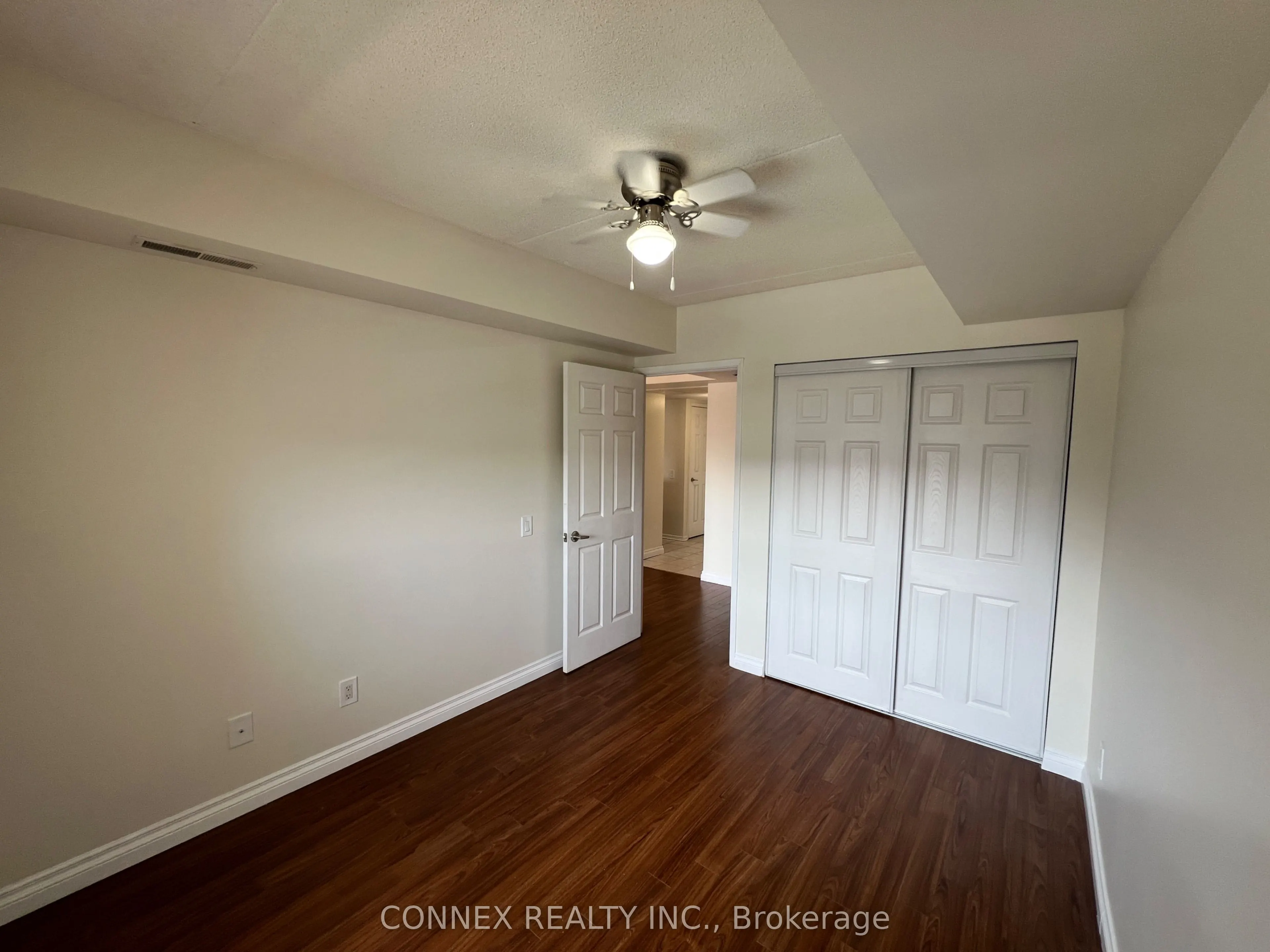 160 Wellington Street E, #403
