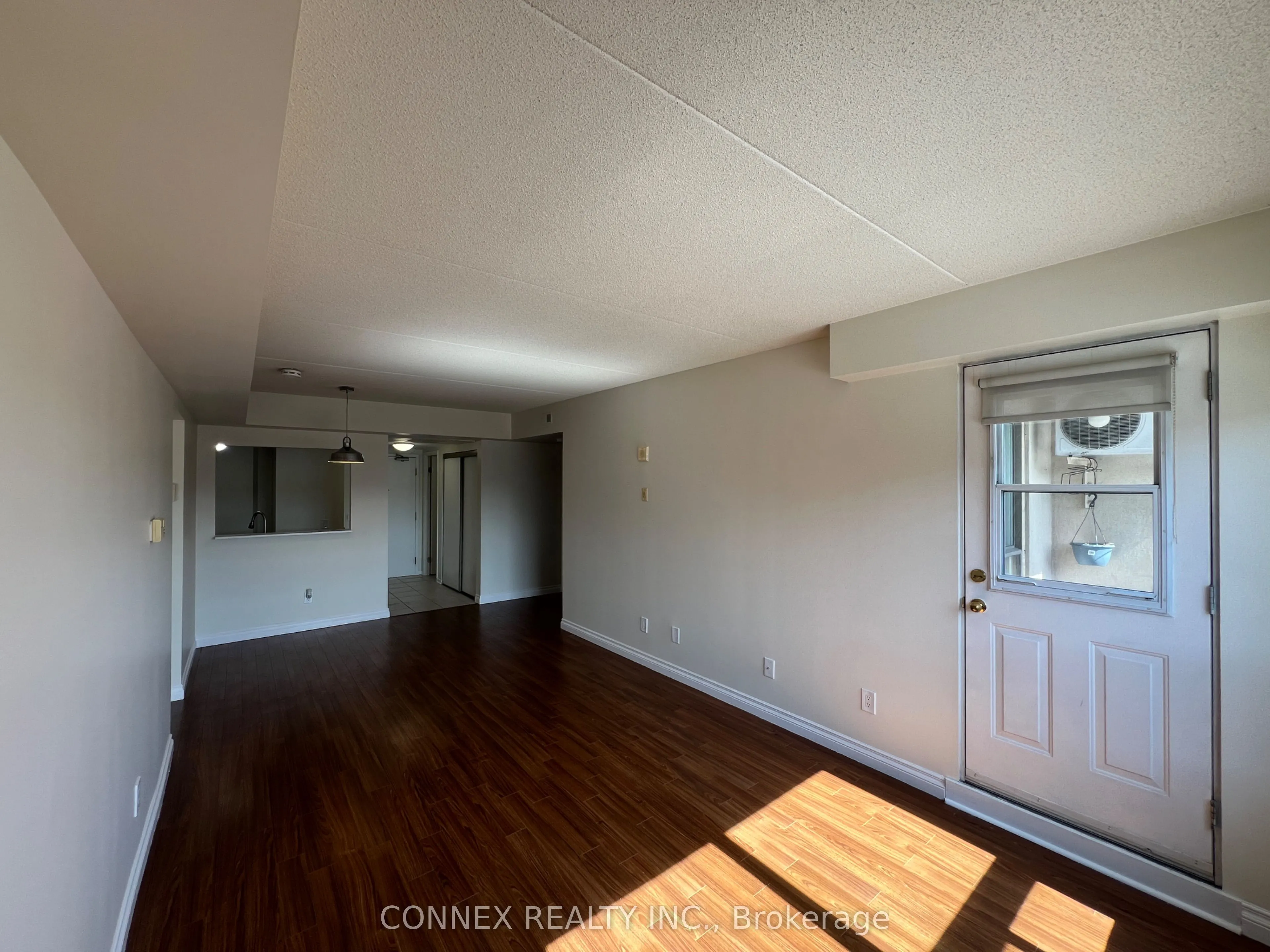 160 Wellington Street E, #403