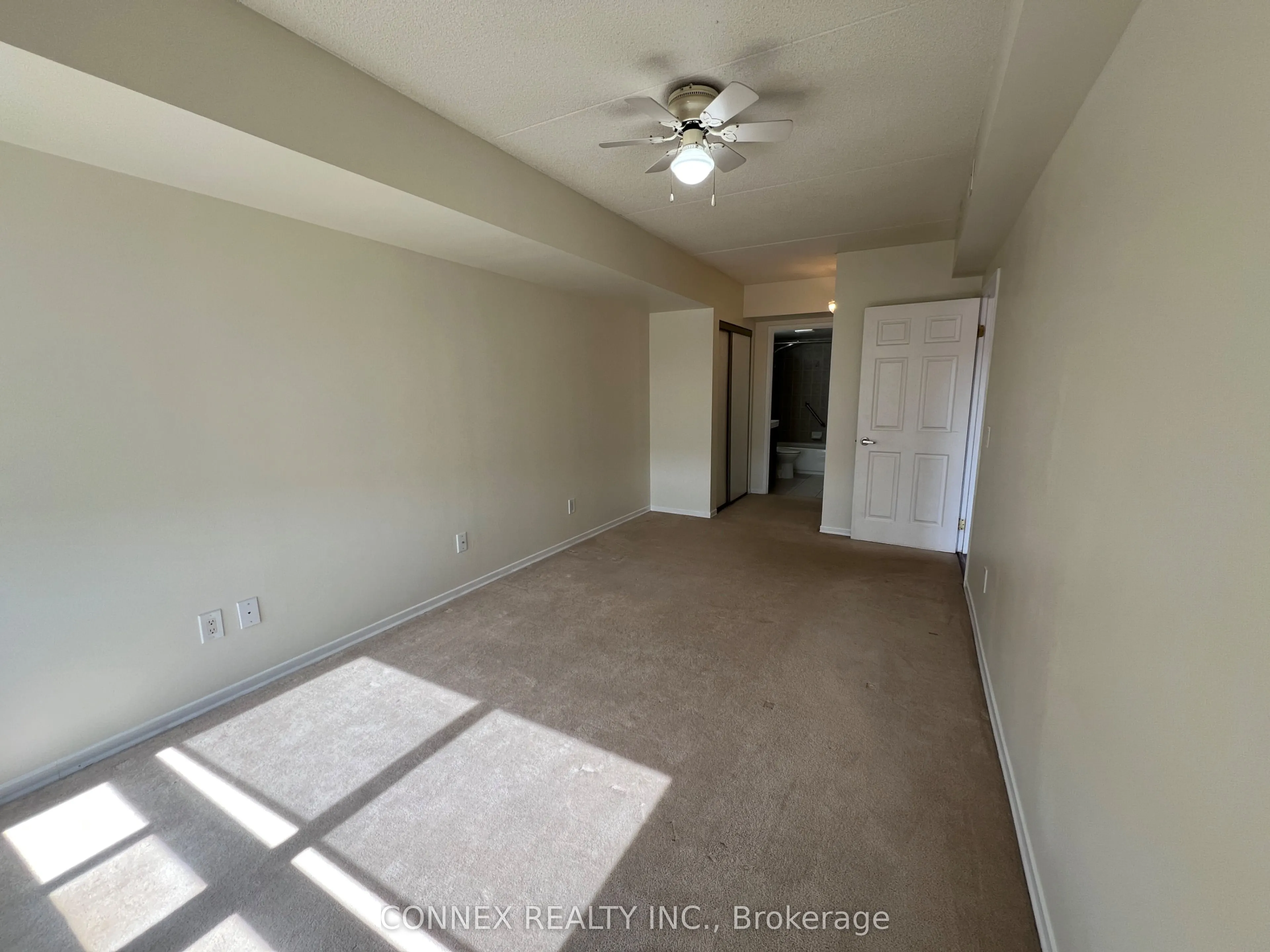 160 Wellington Street E, #403
