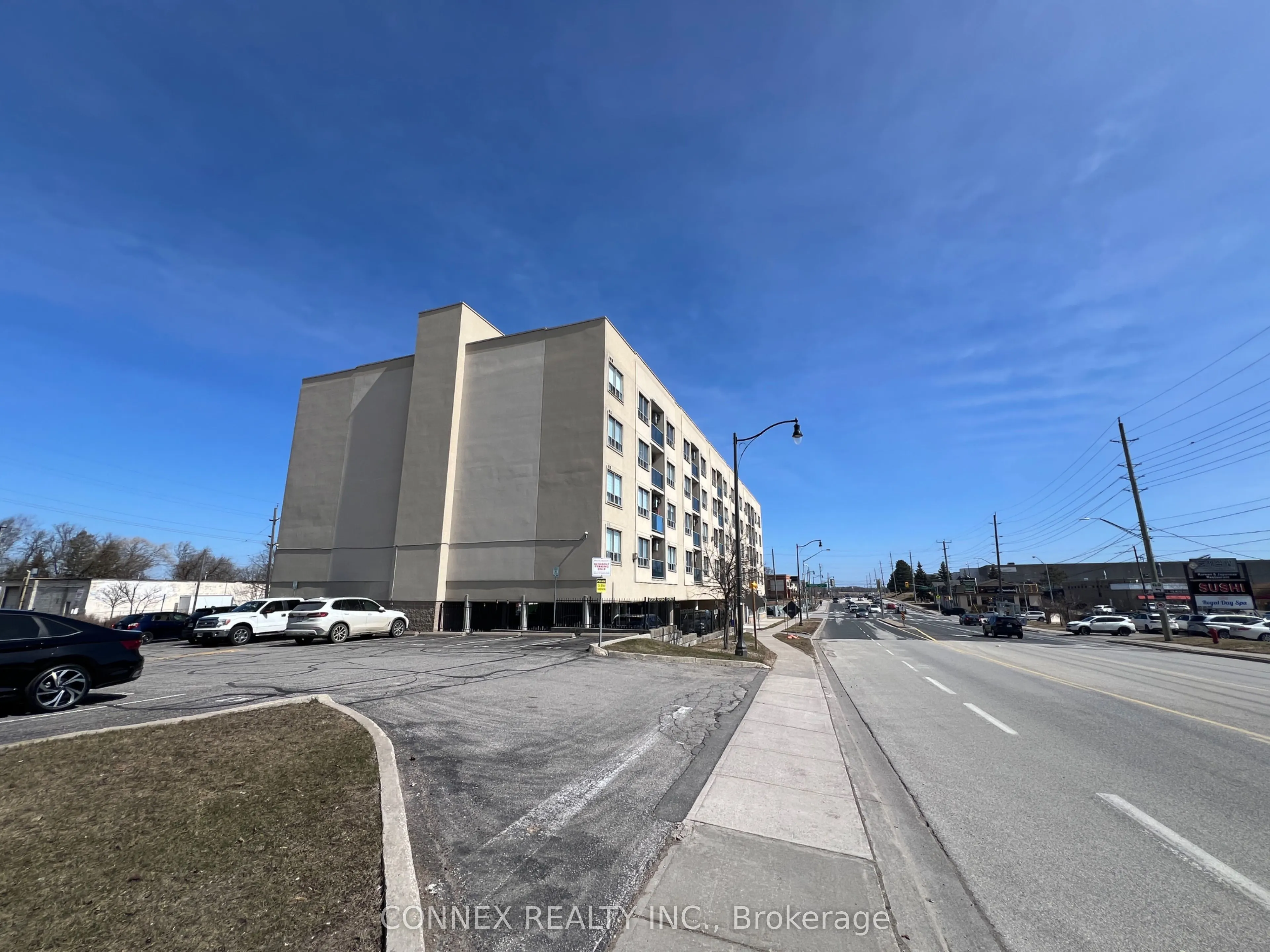 160 Wellington Street E, #403