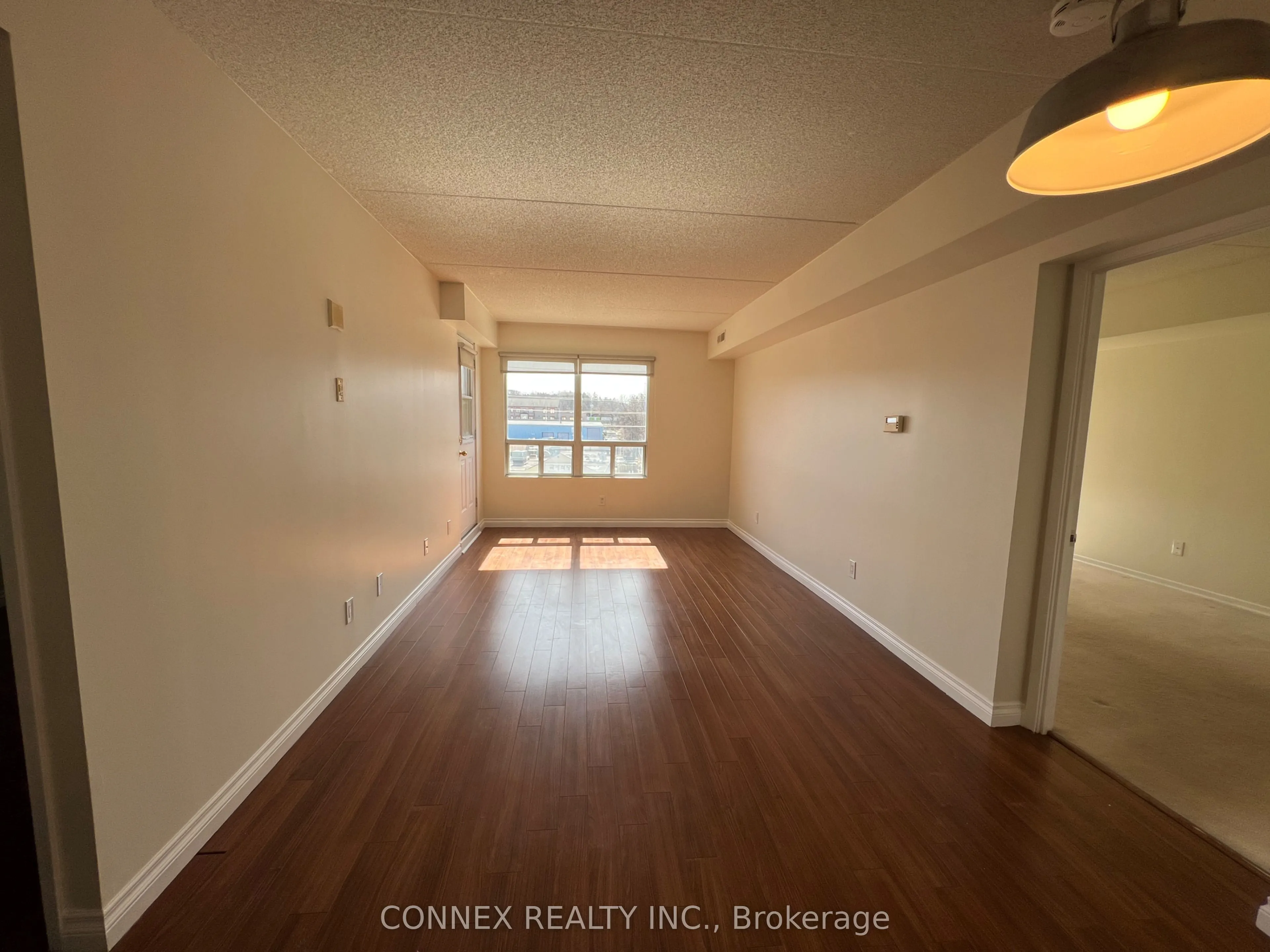 160 Wellington Street E, #403