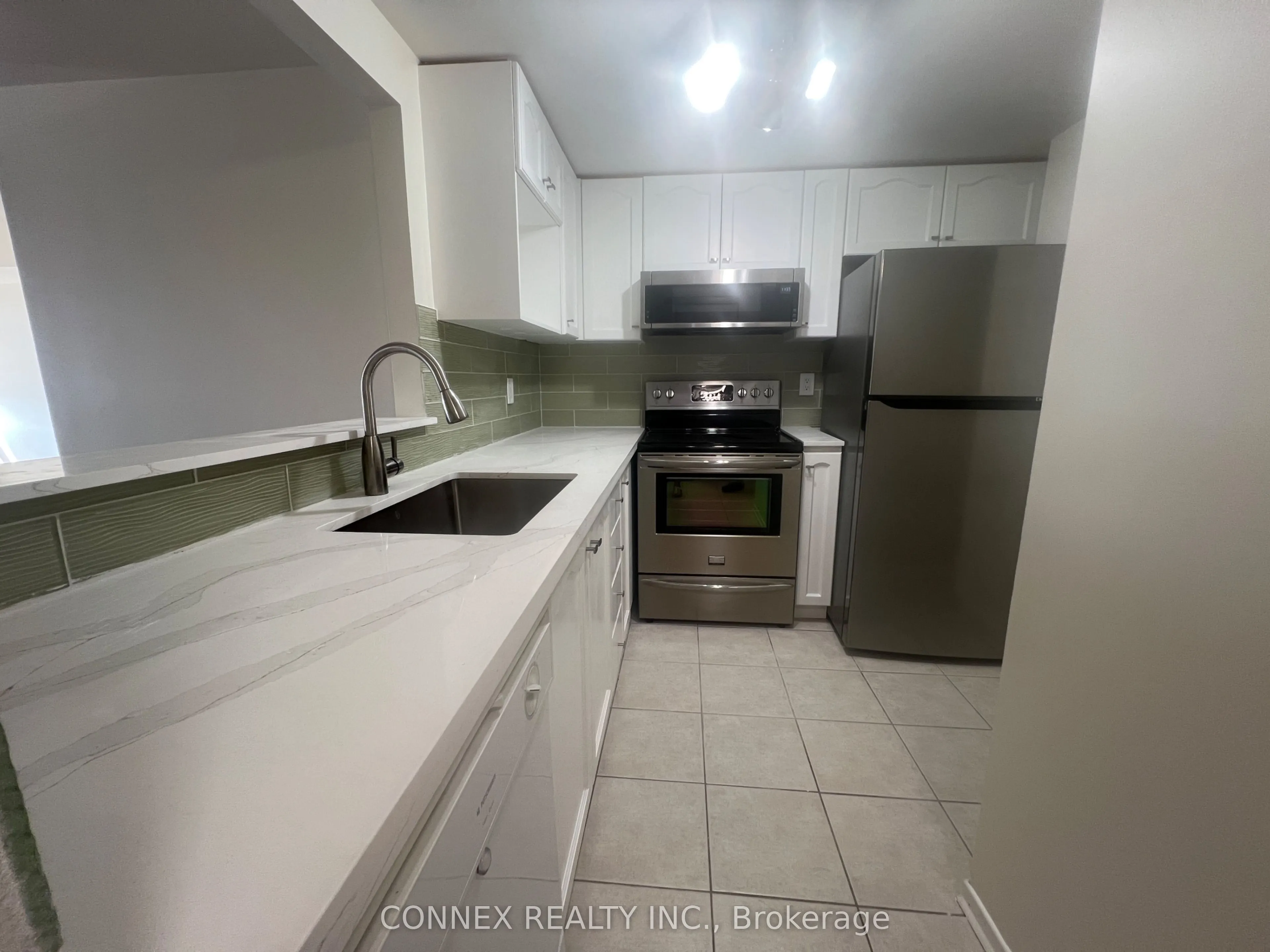 160 Wellington Street E, #403