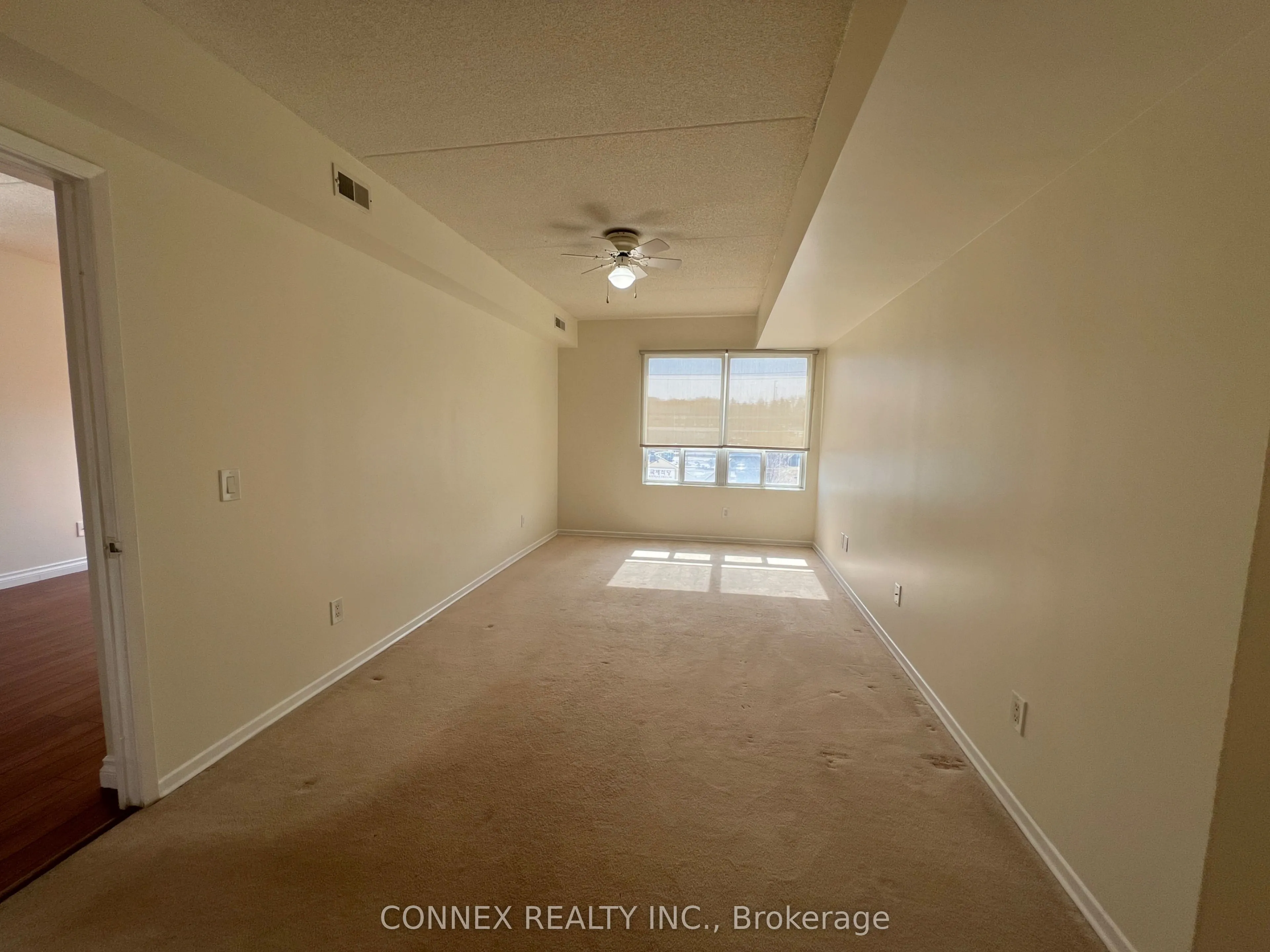 160 Wellington Street E, #403