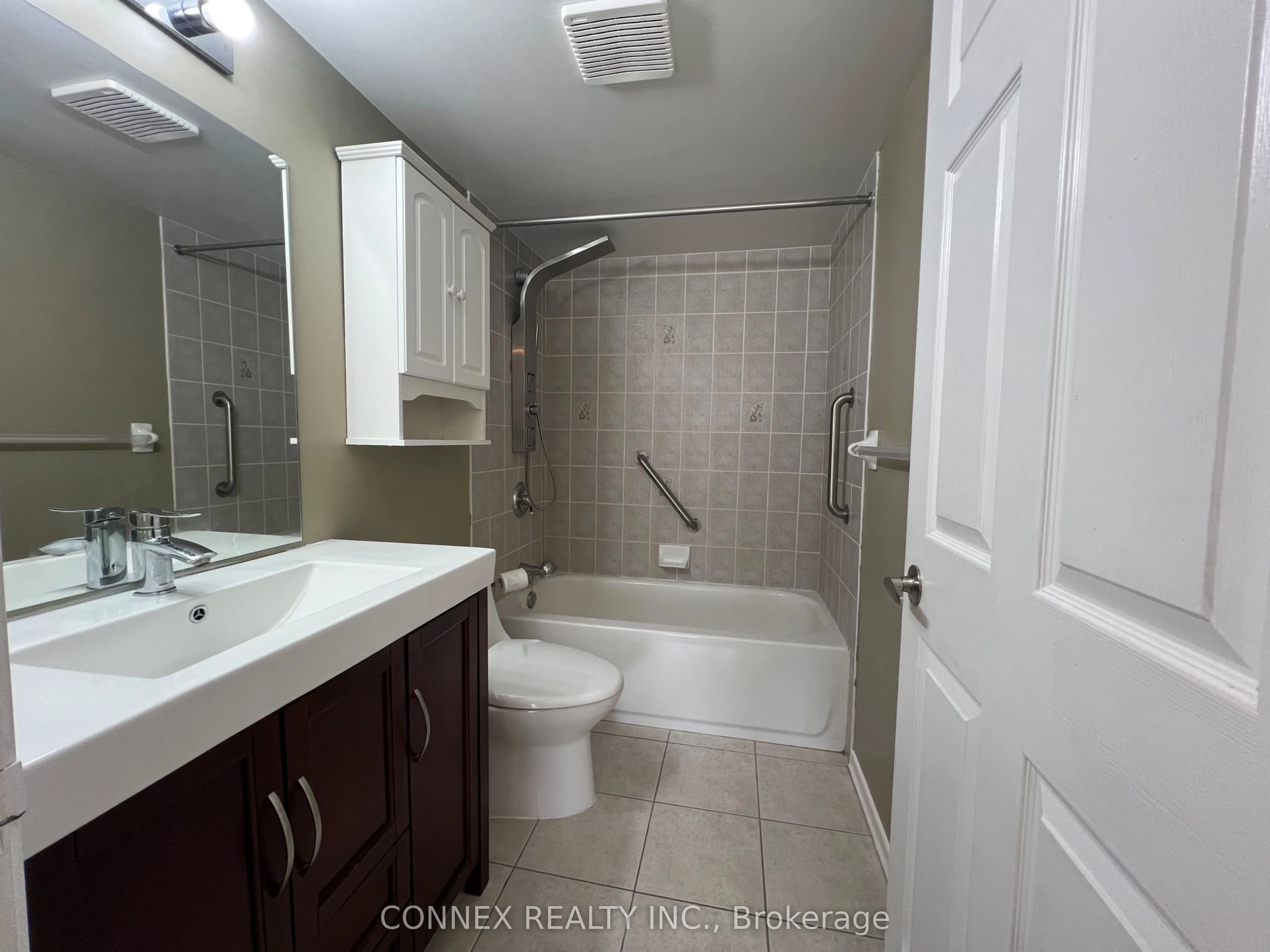 160 Wellington Street E, #403