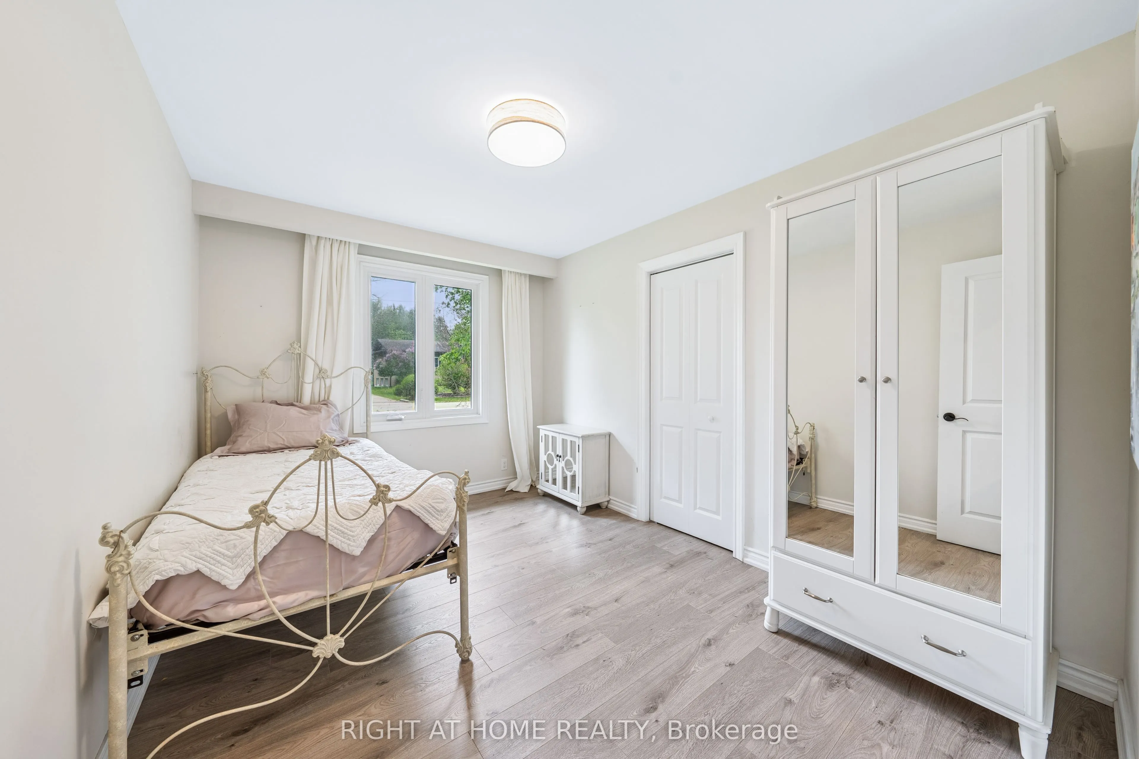 1152 Birch Road