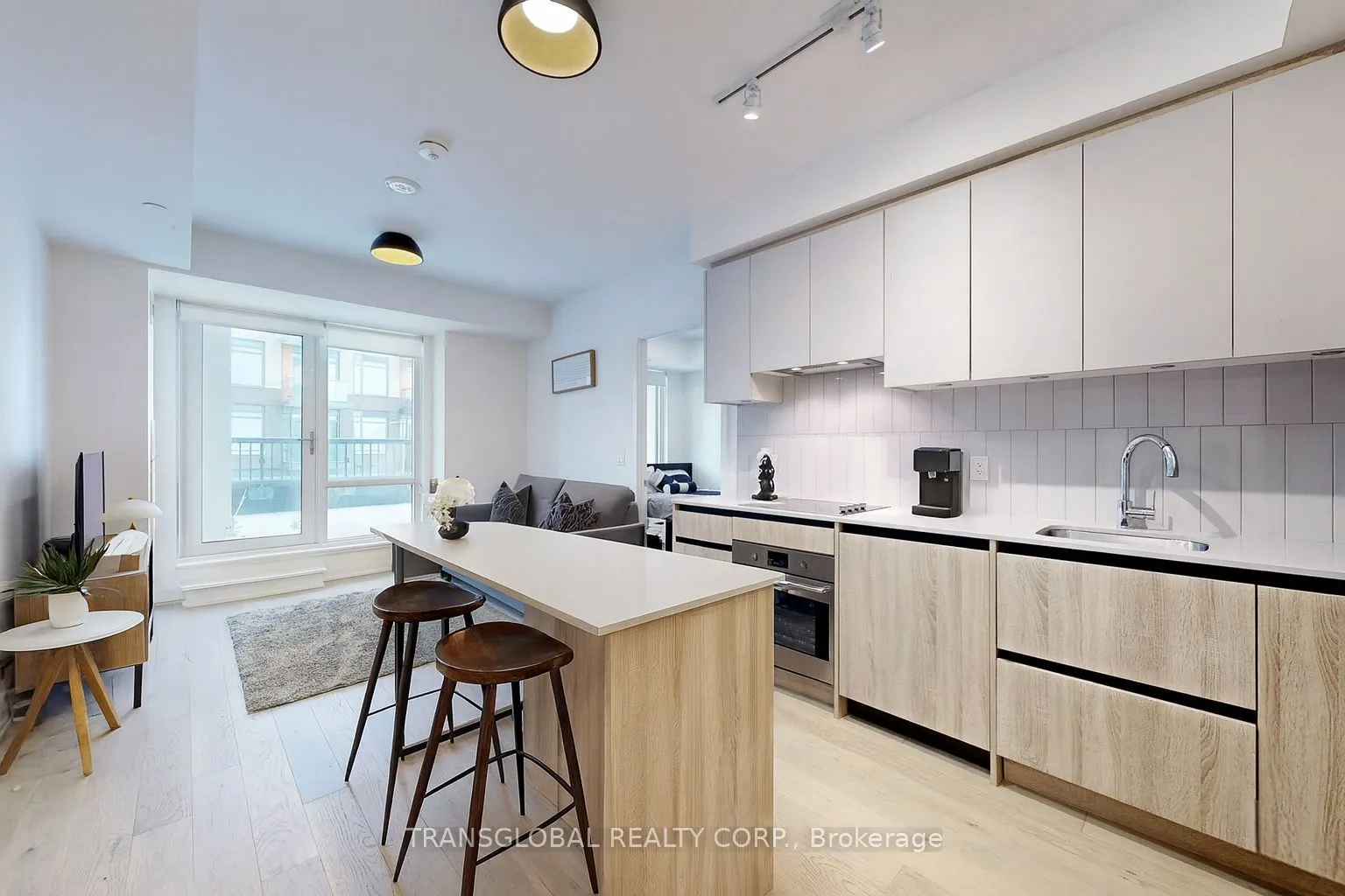 7950 Bathurst Street, #202