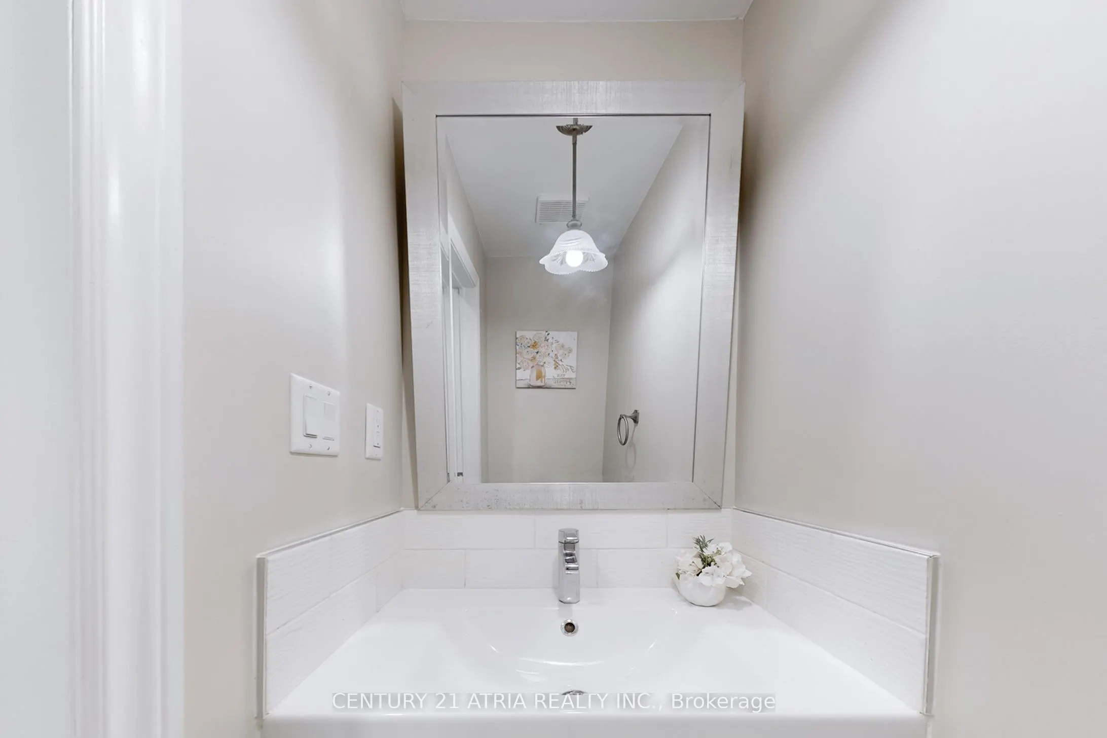 60 Steepleview Crescent