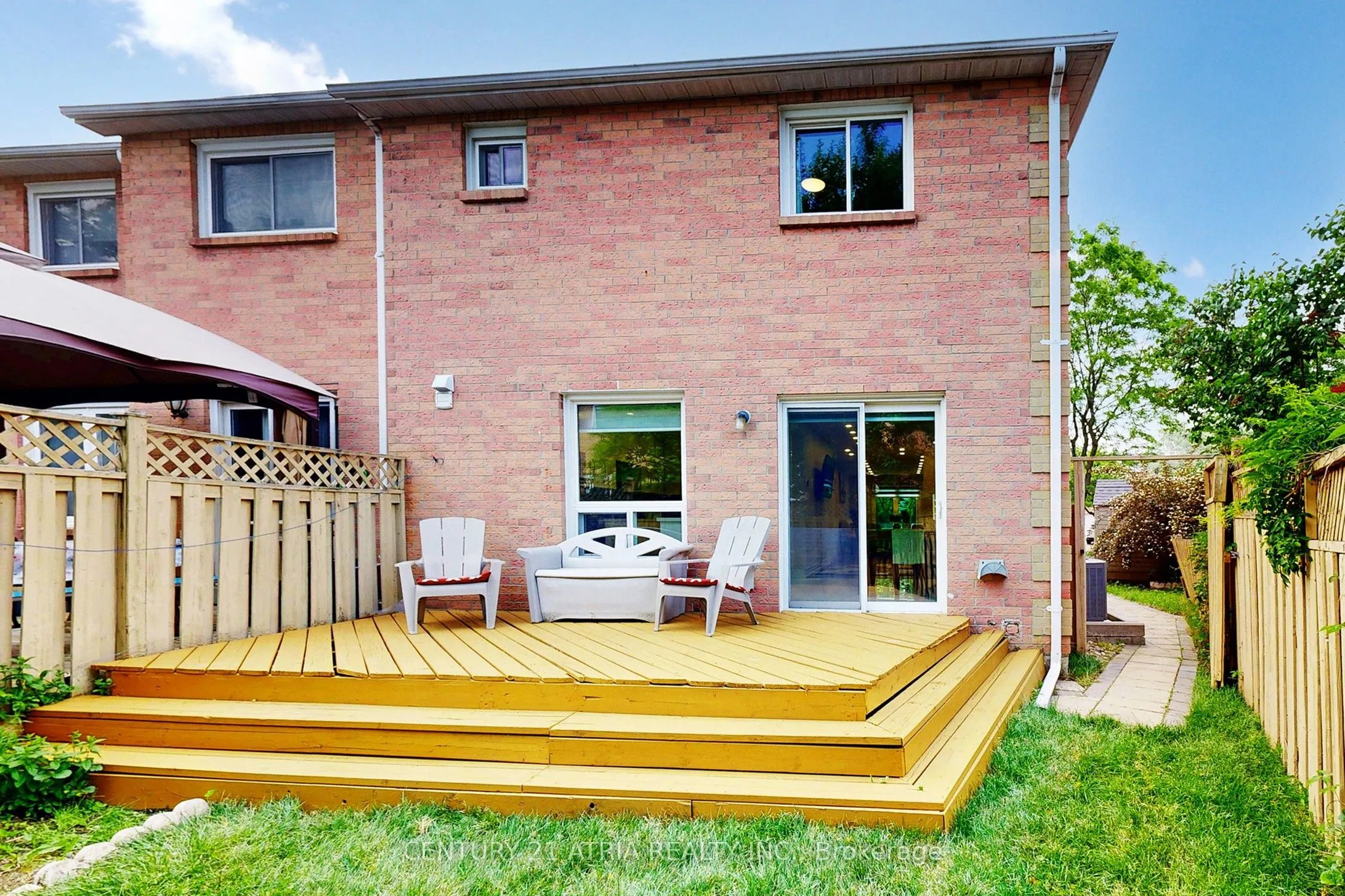 60 Steepleview Crescent