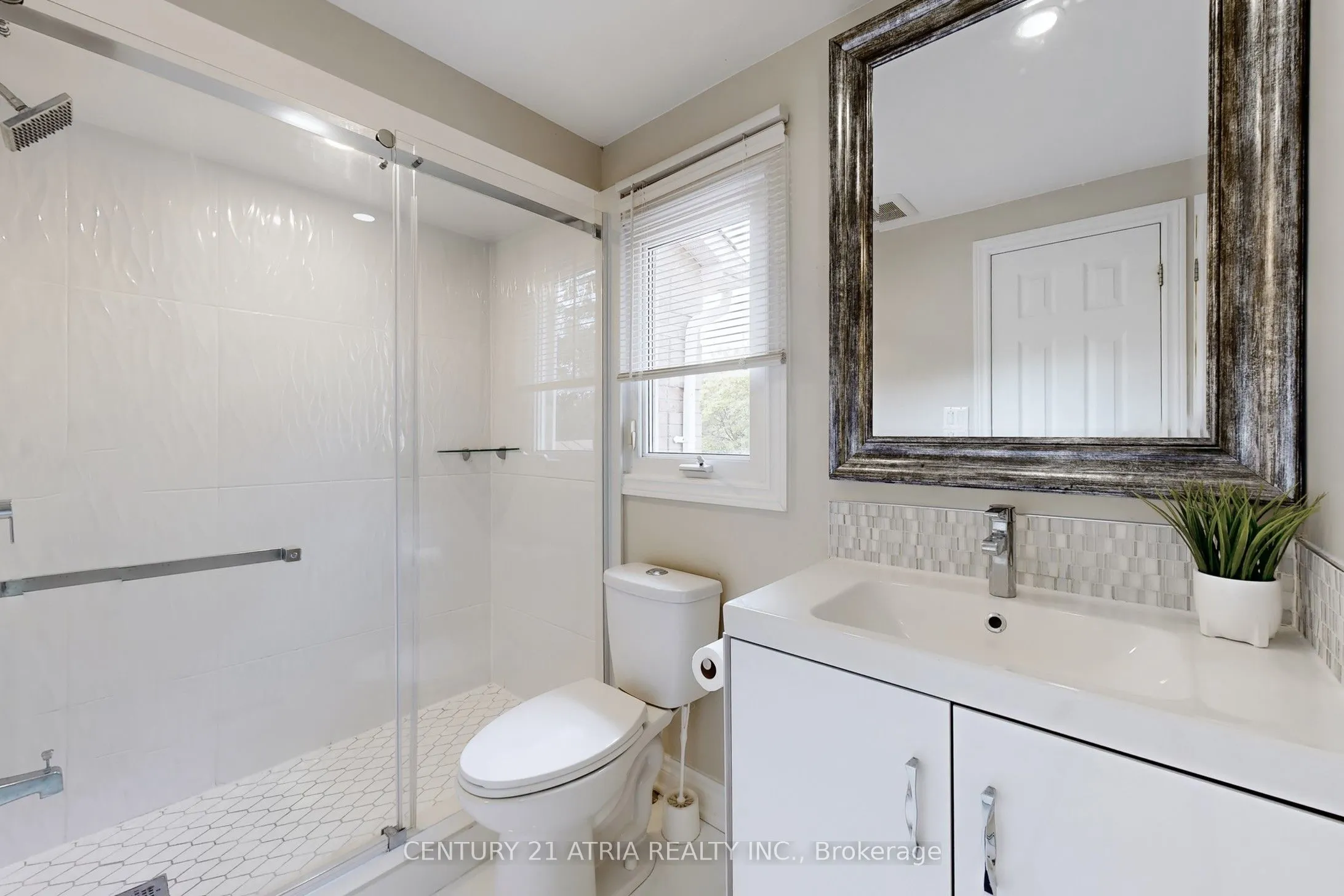 60 Steepleview Crescent