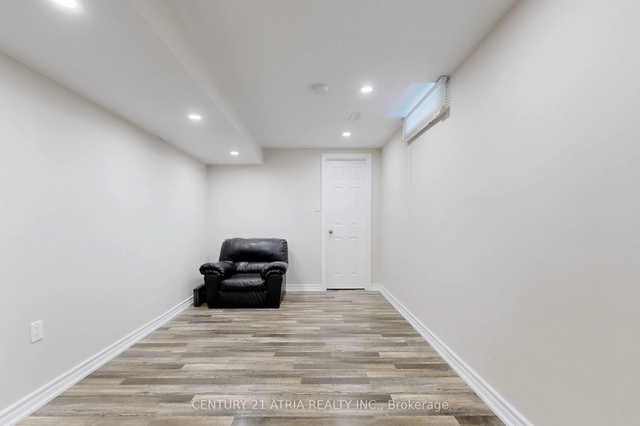 60 Steepleview Crescent