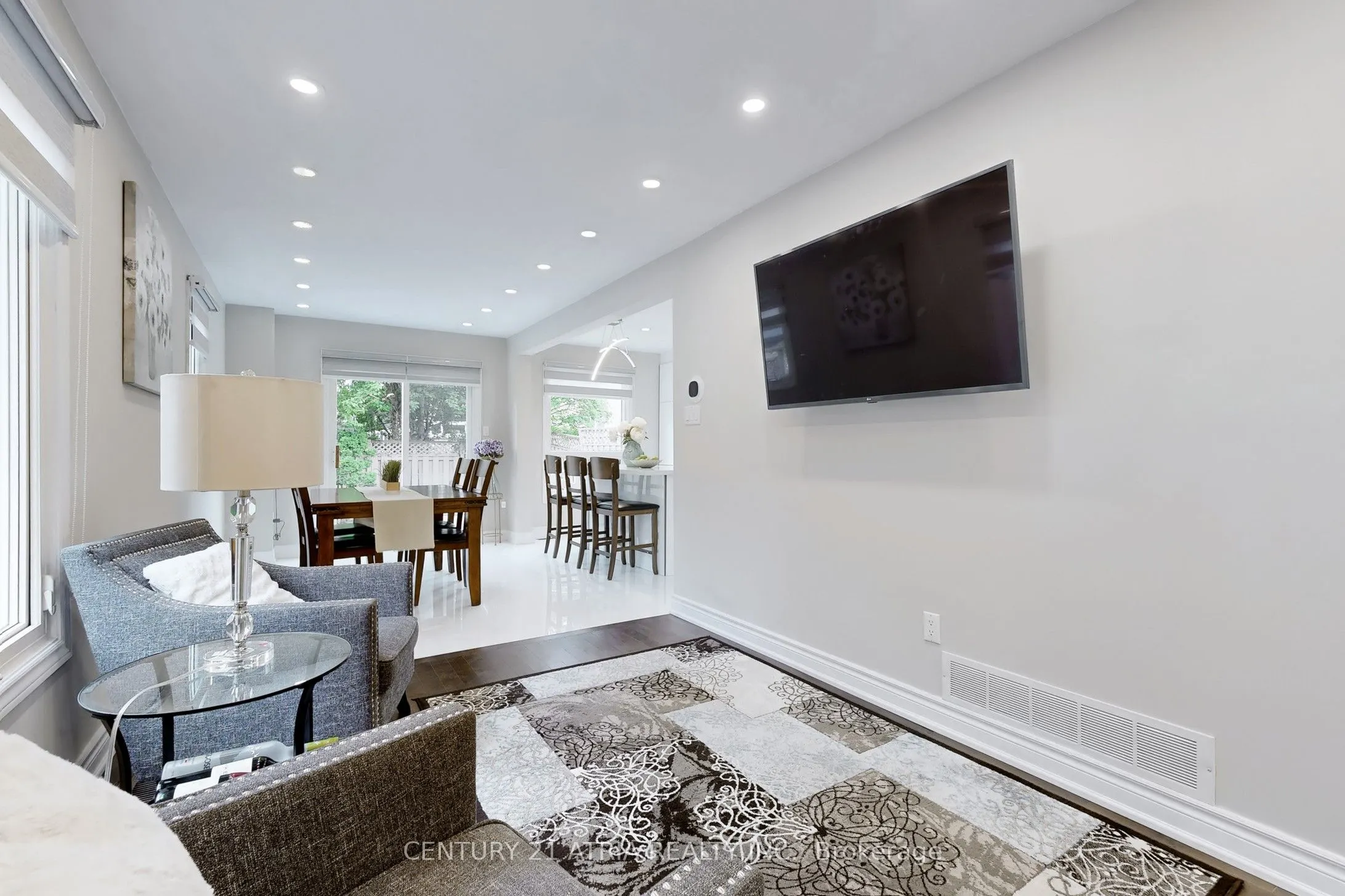 60 Steepleview Crescent