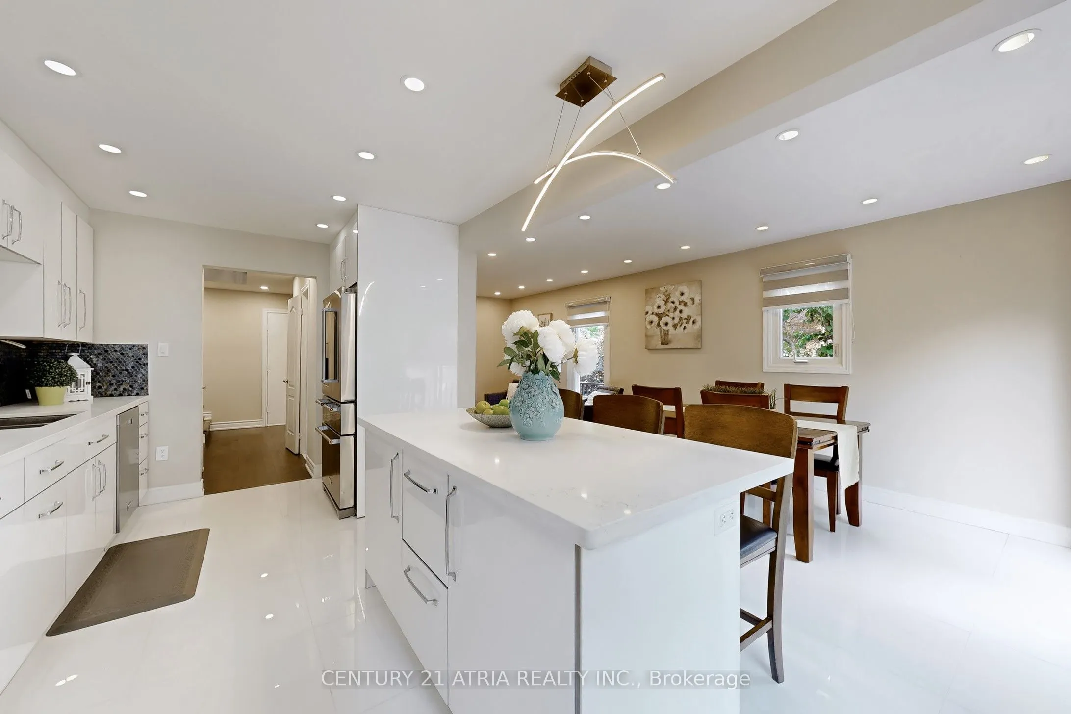 60 Steepleview Crescent