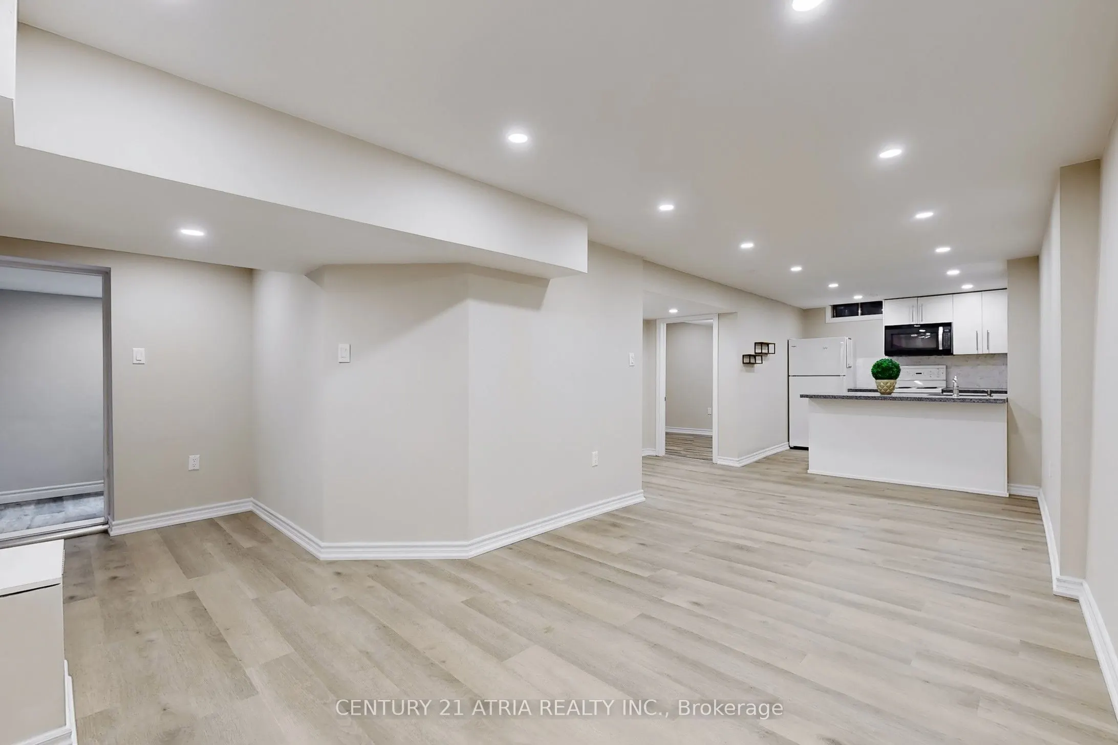 60 Steepleview Crescent