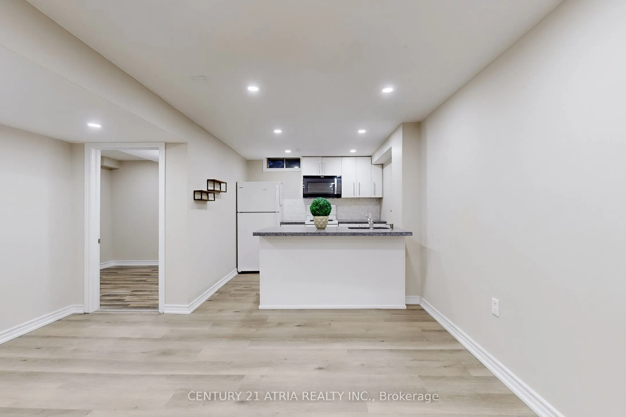 60 Steepleview Crescent