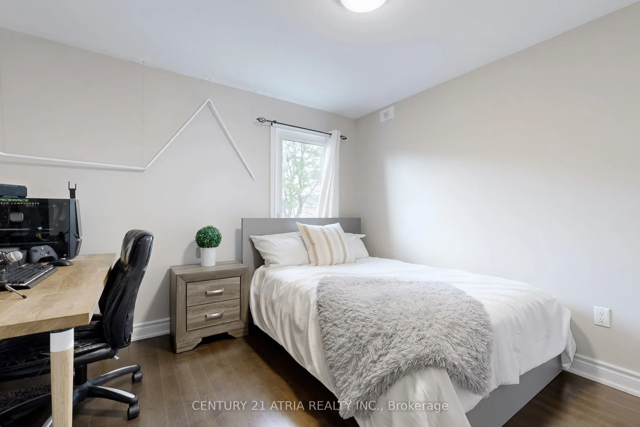 60 Steepleview Crescent