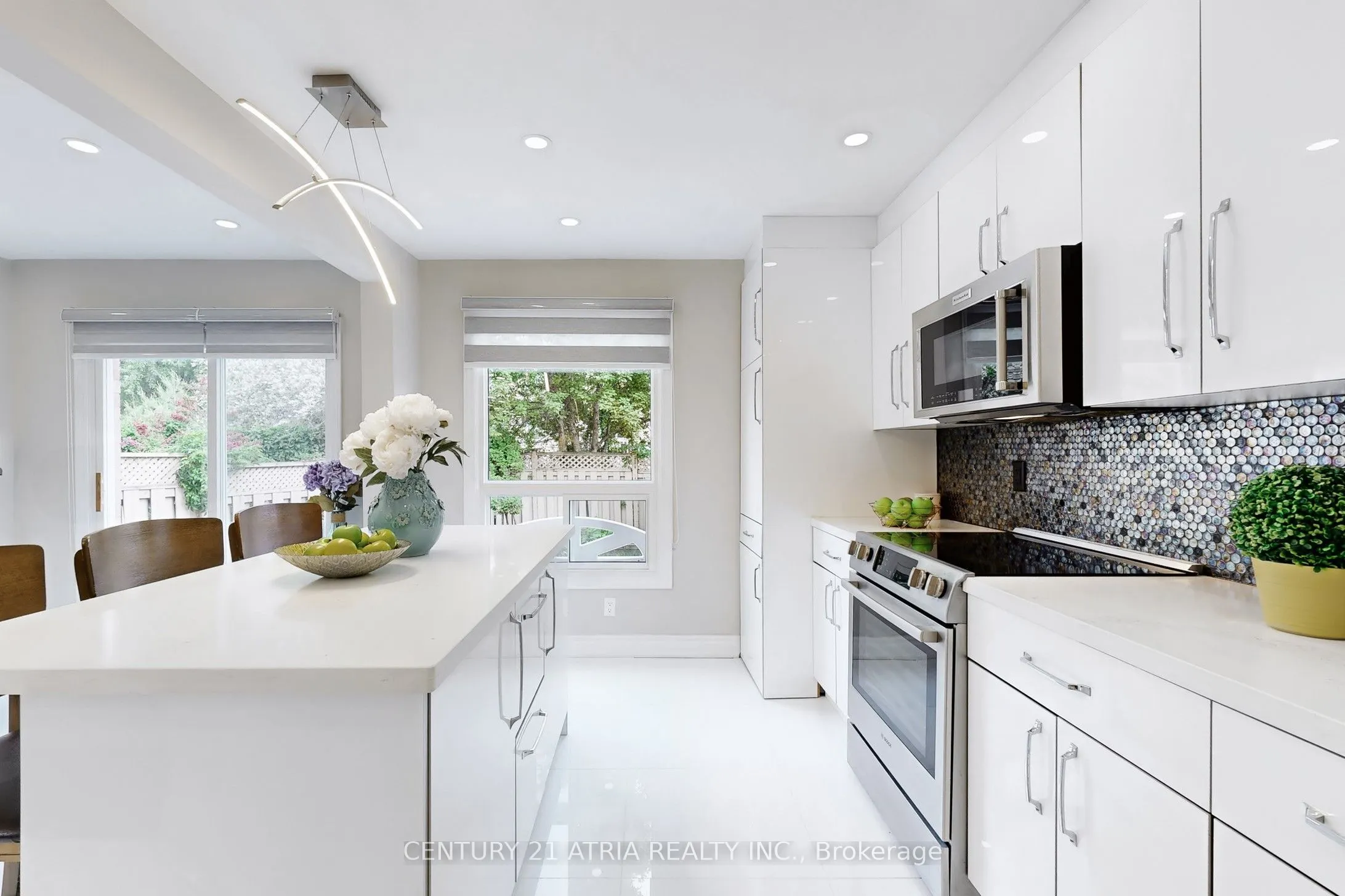 60 Steepleview Crescent