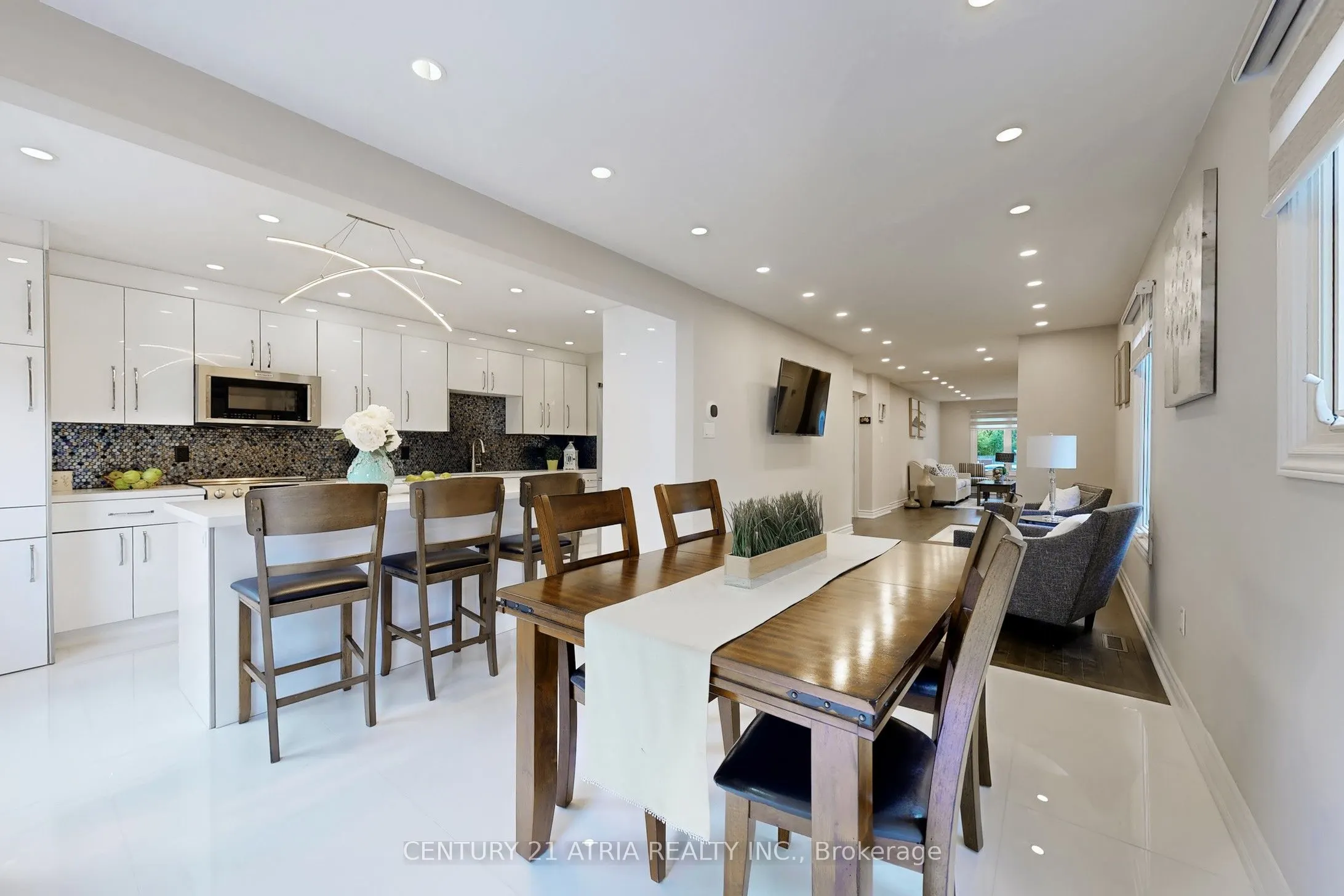 60 Steepleview Crescent