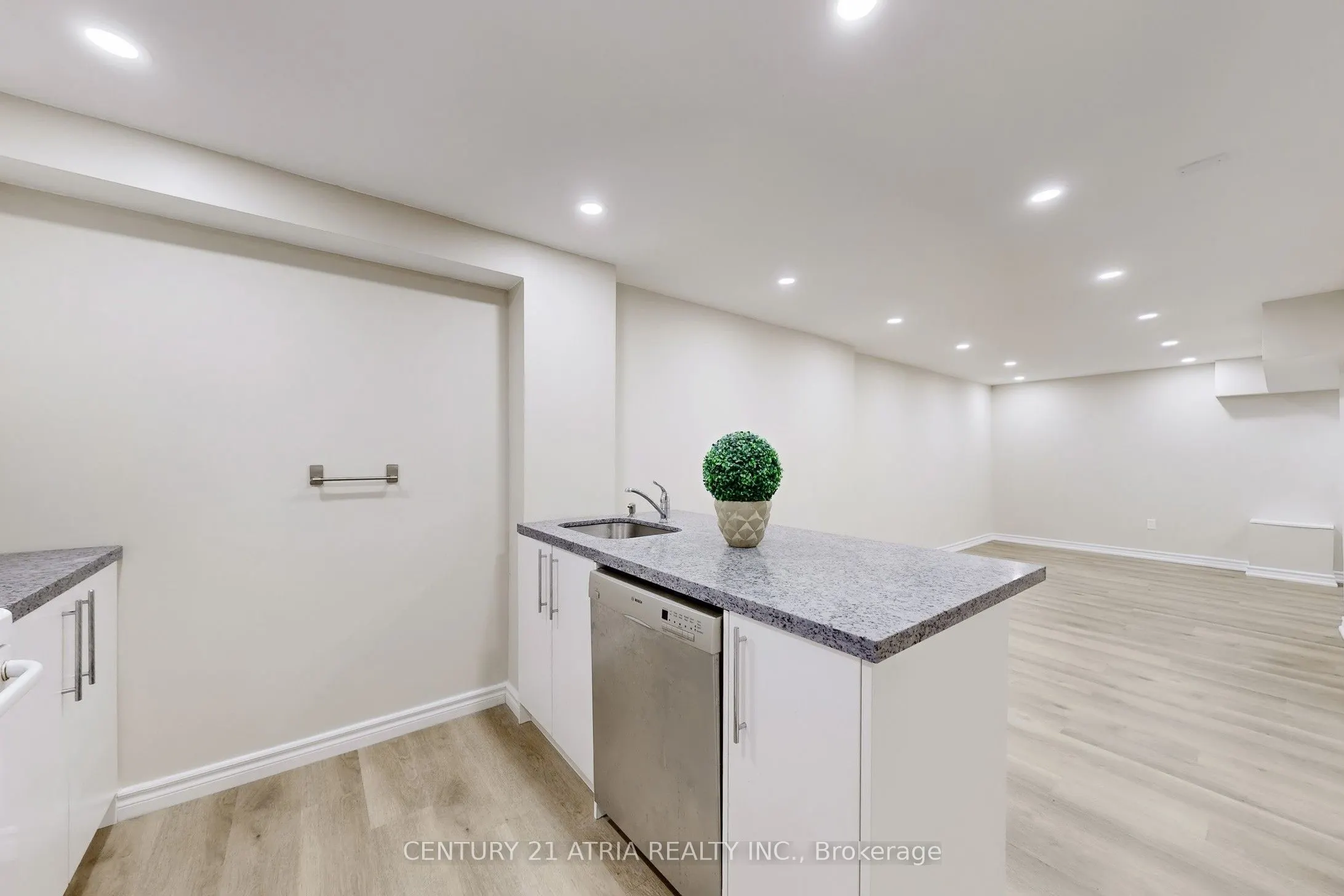 60 Steepleview Crescent