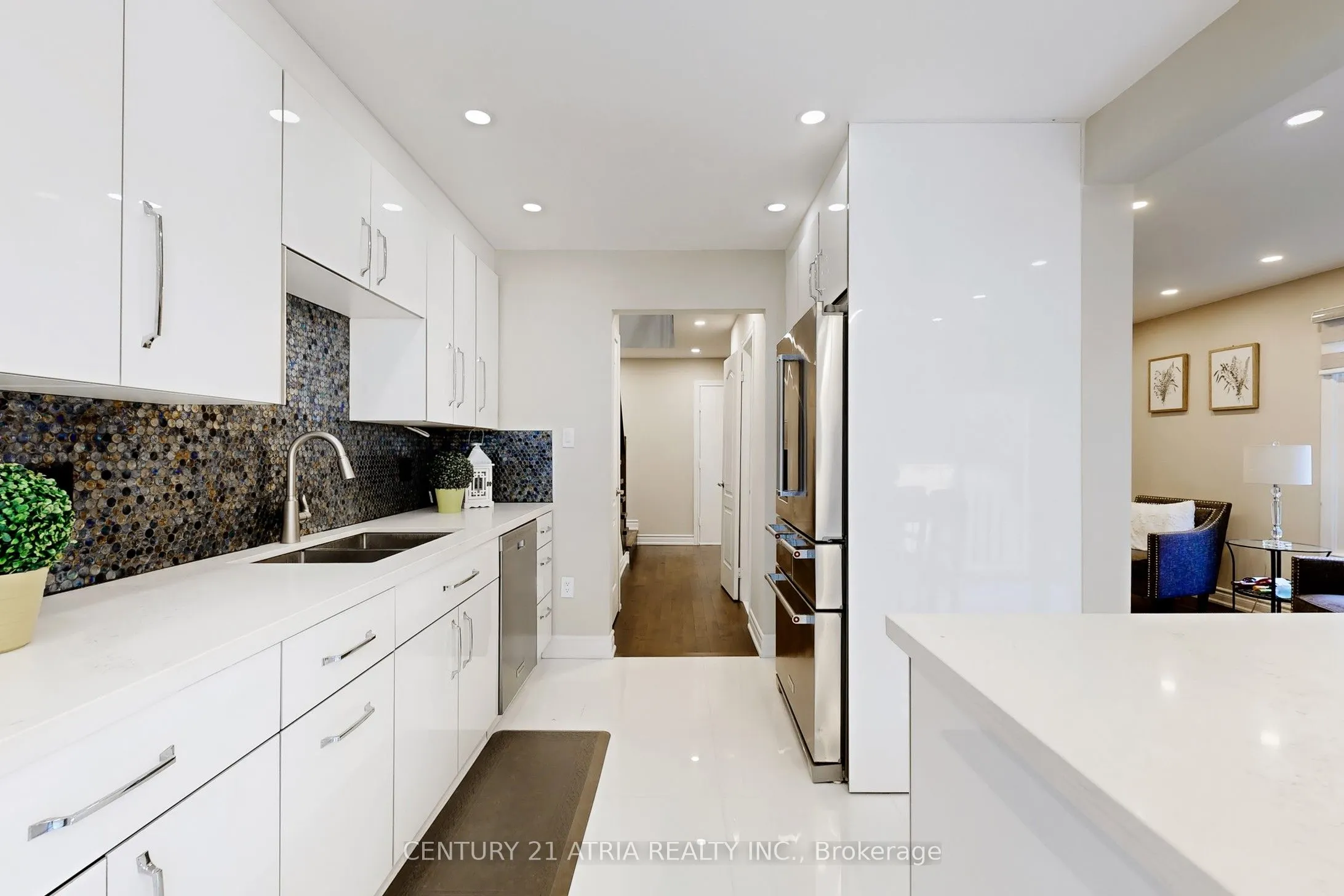 60 Steepleview Crescent