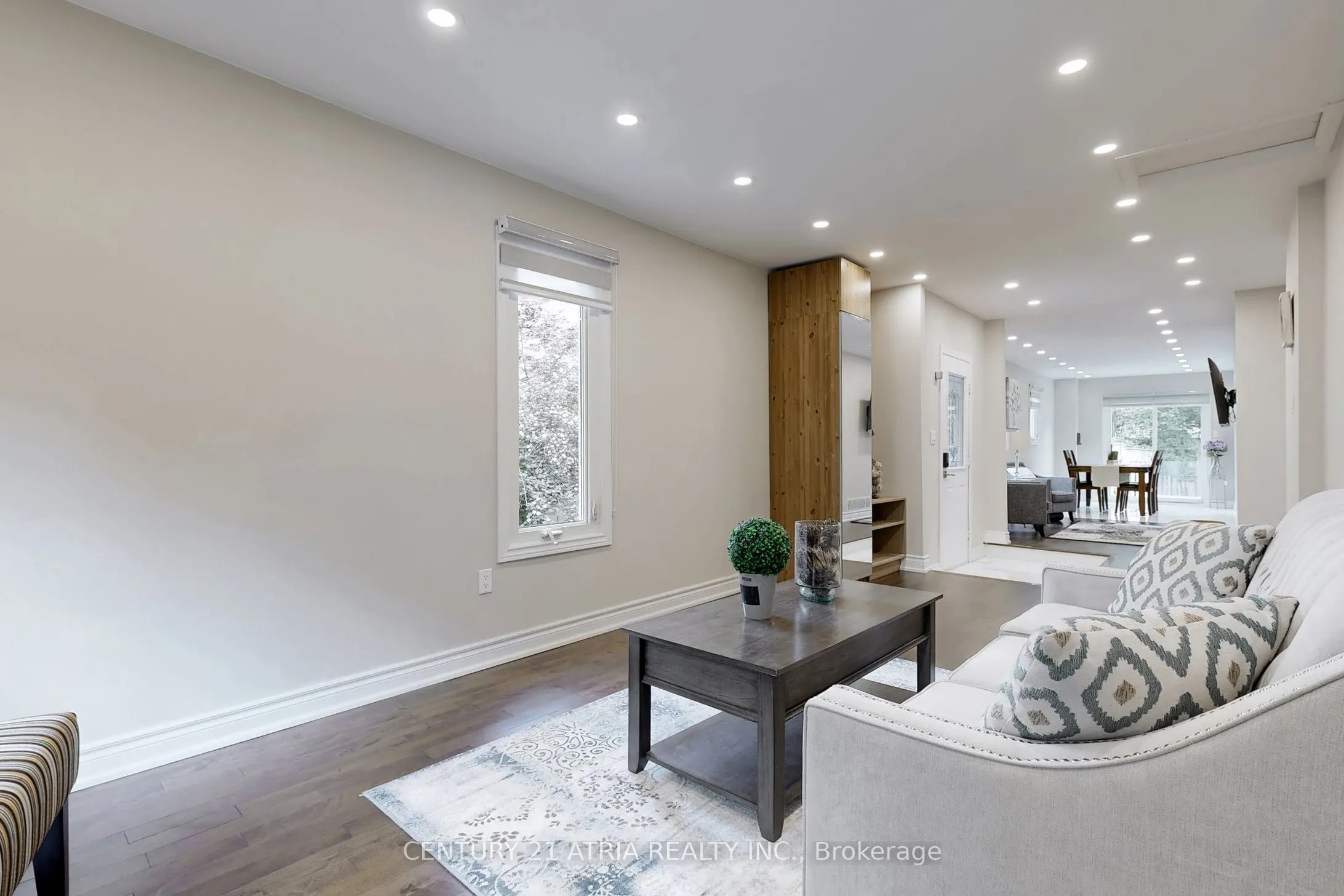 60 Steepleview Crescent
