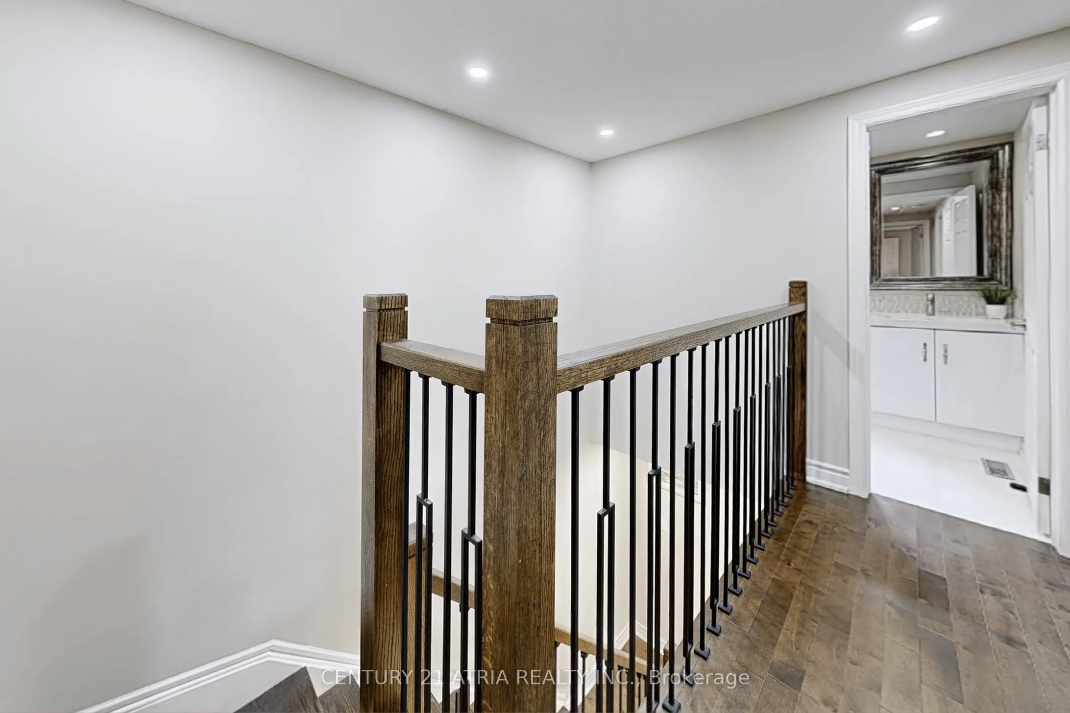 60 Steepleview Crescent