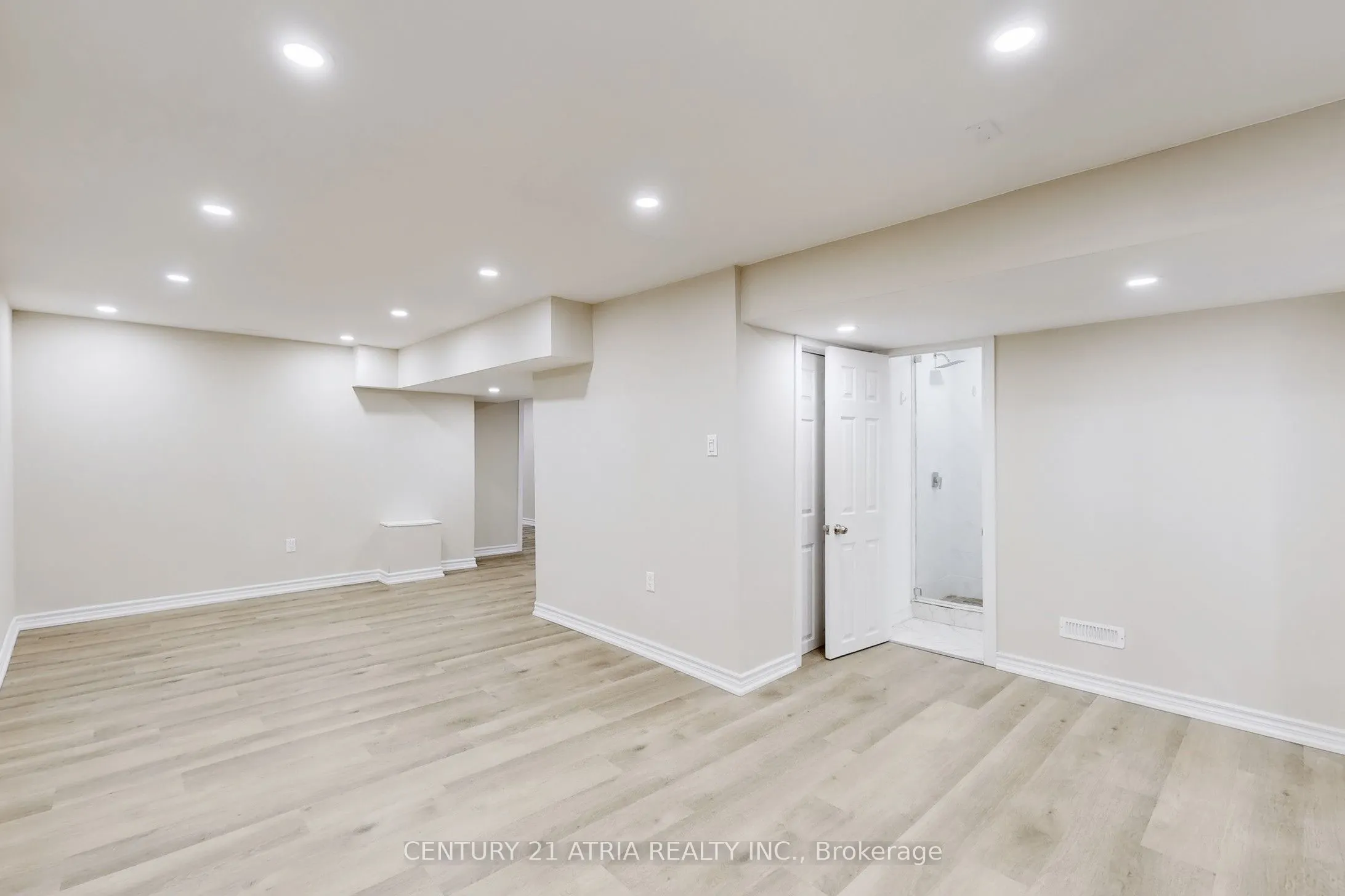 60 Steepleview Crescent