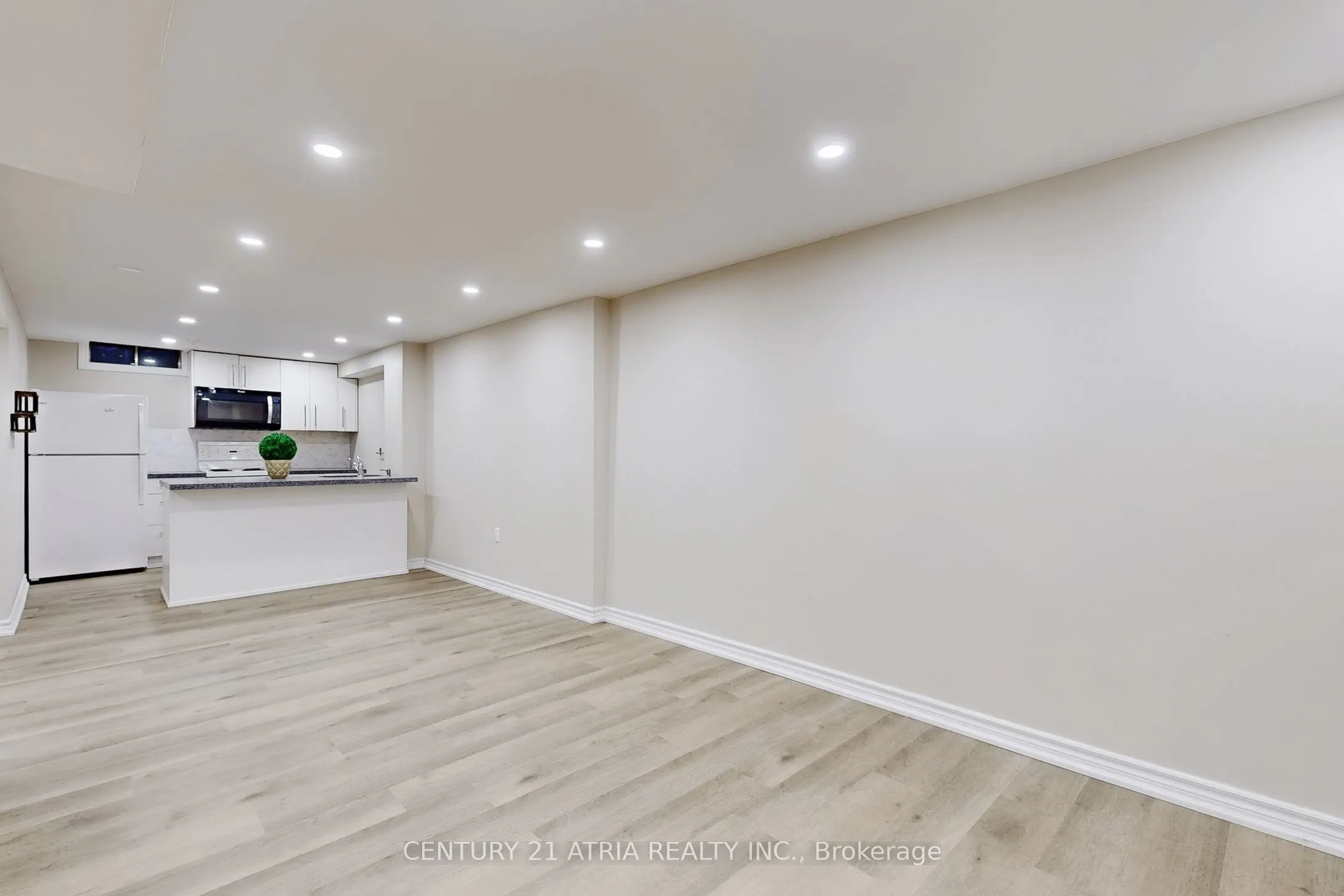 60 Steepleview Crescent