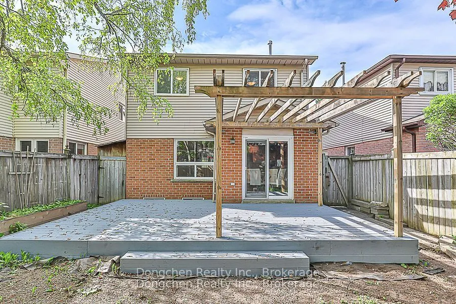 92 Stephenson Crescent