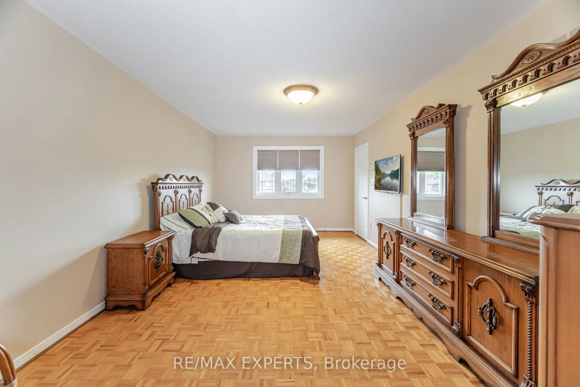 21 Williamsburg Lane