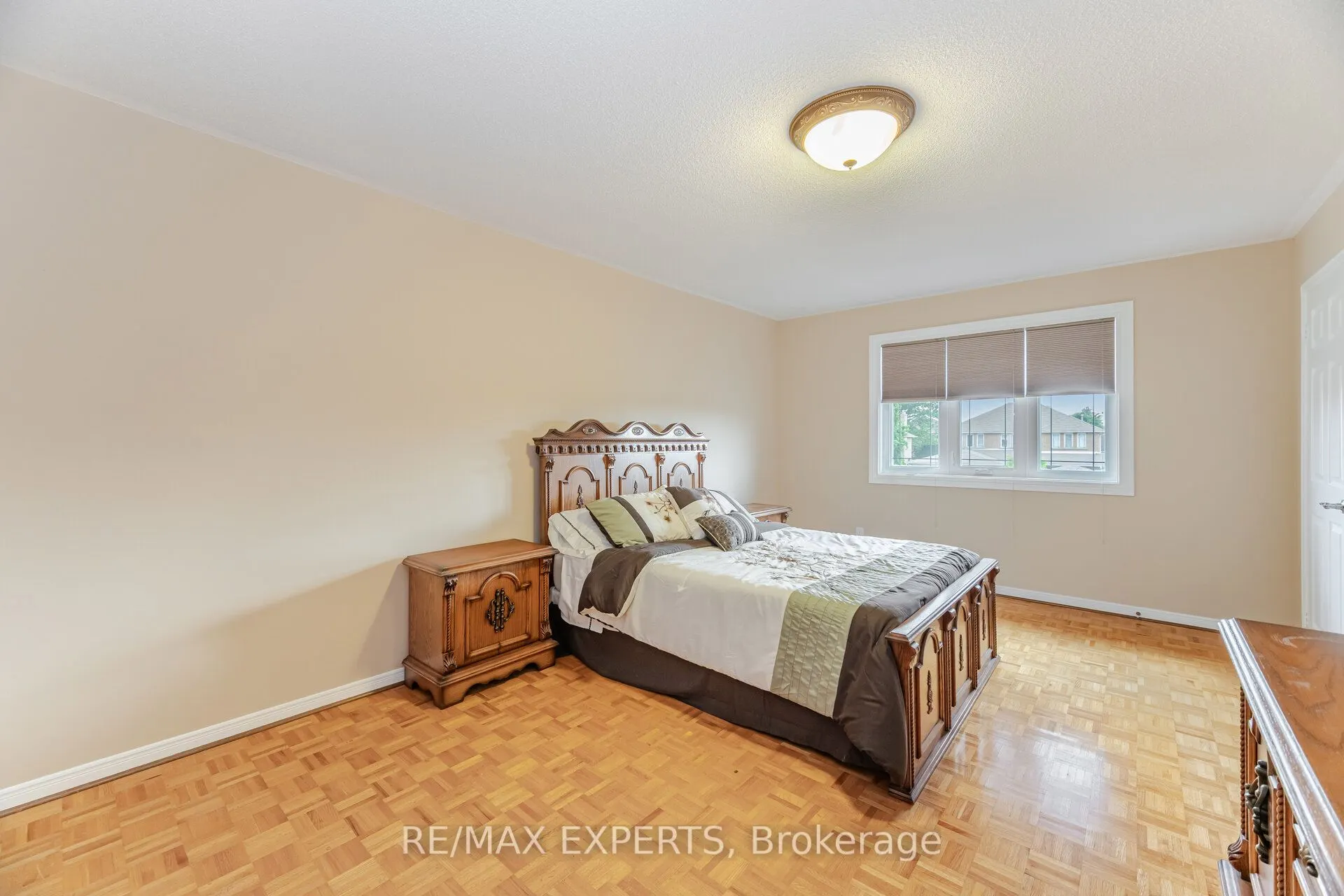 21 Williamsburg Lane