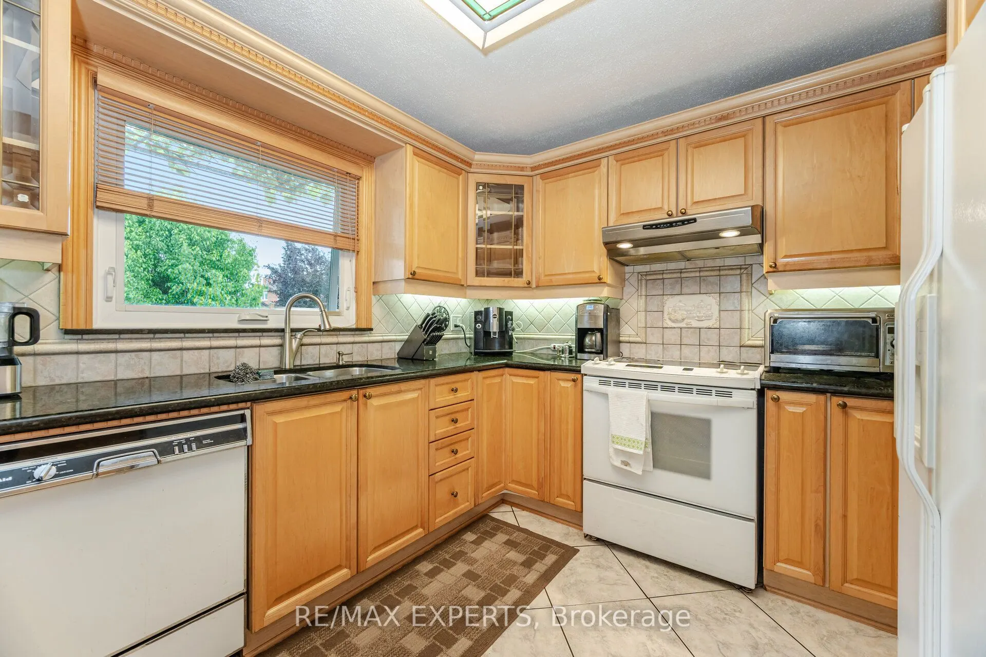 21 Williamsburg Lane