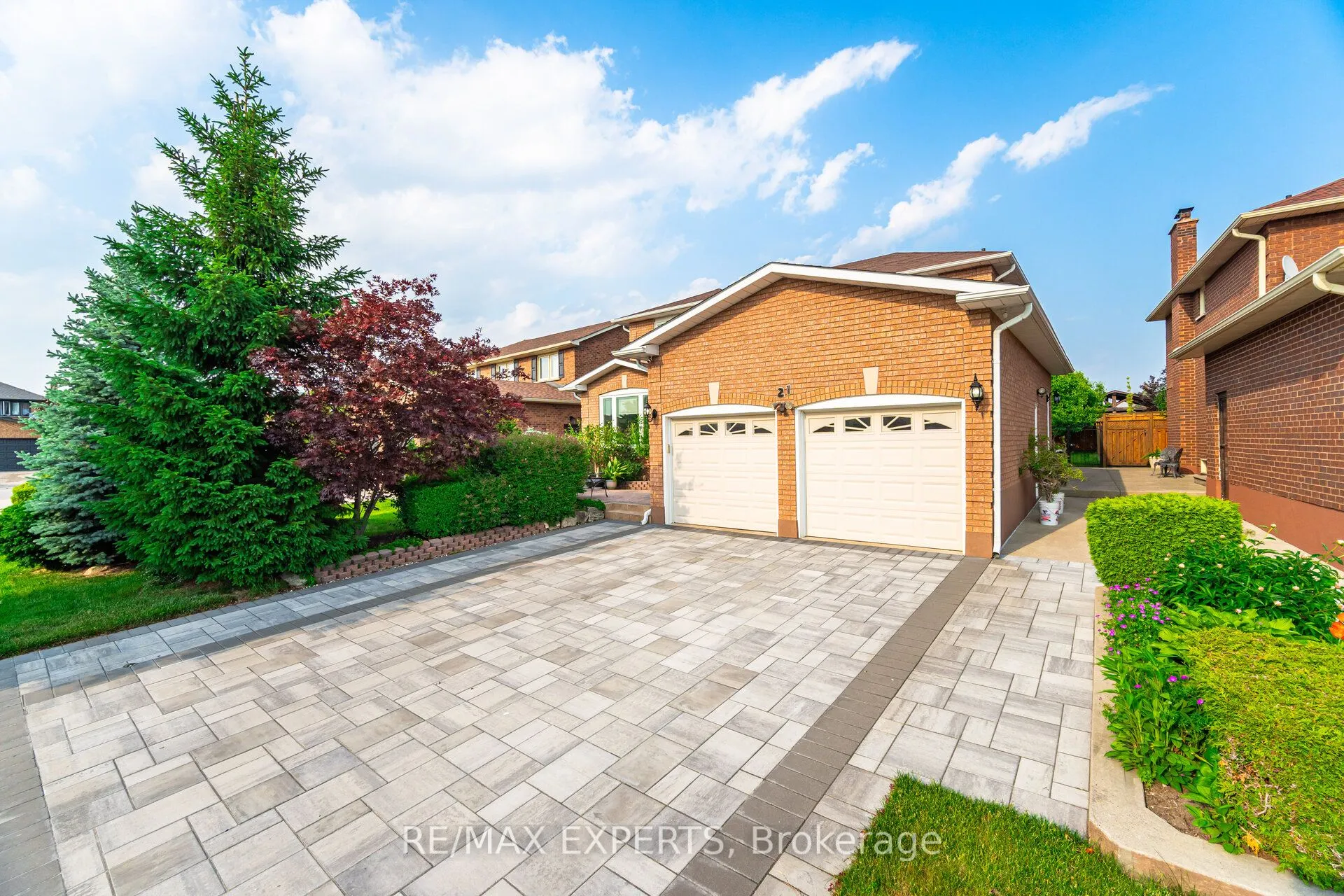 21 Williamsburg Lane