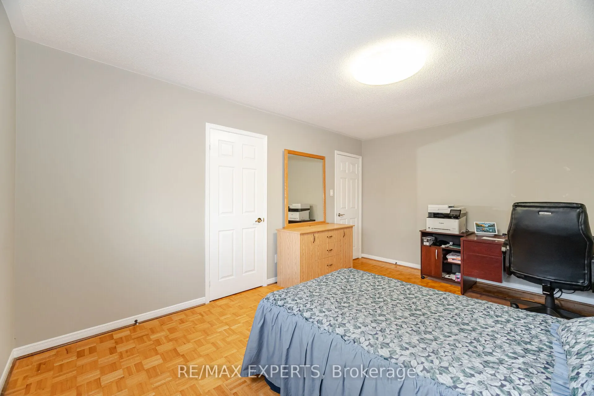 21 Williamsburg Lane