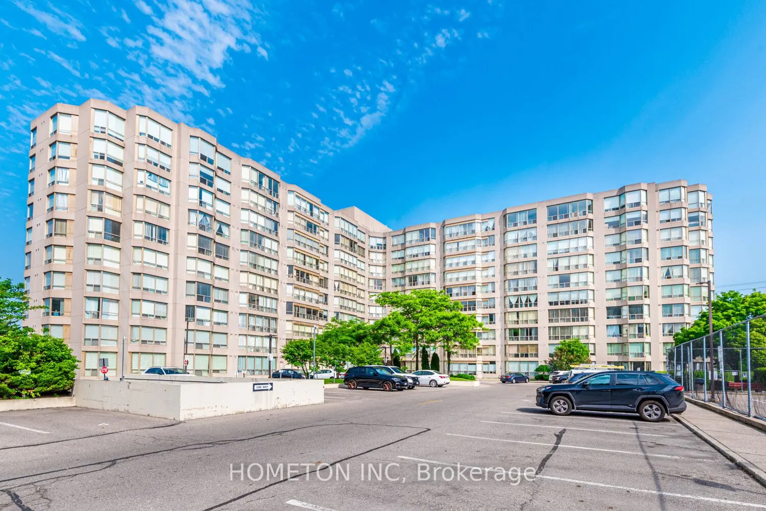 309 Major Mackenzie Drive E, #323