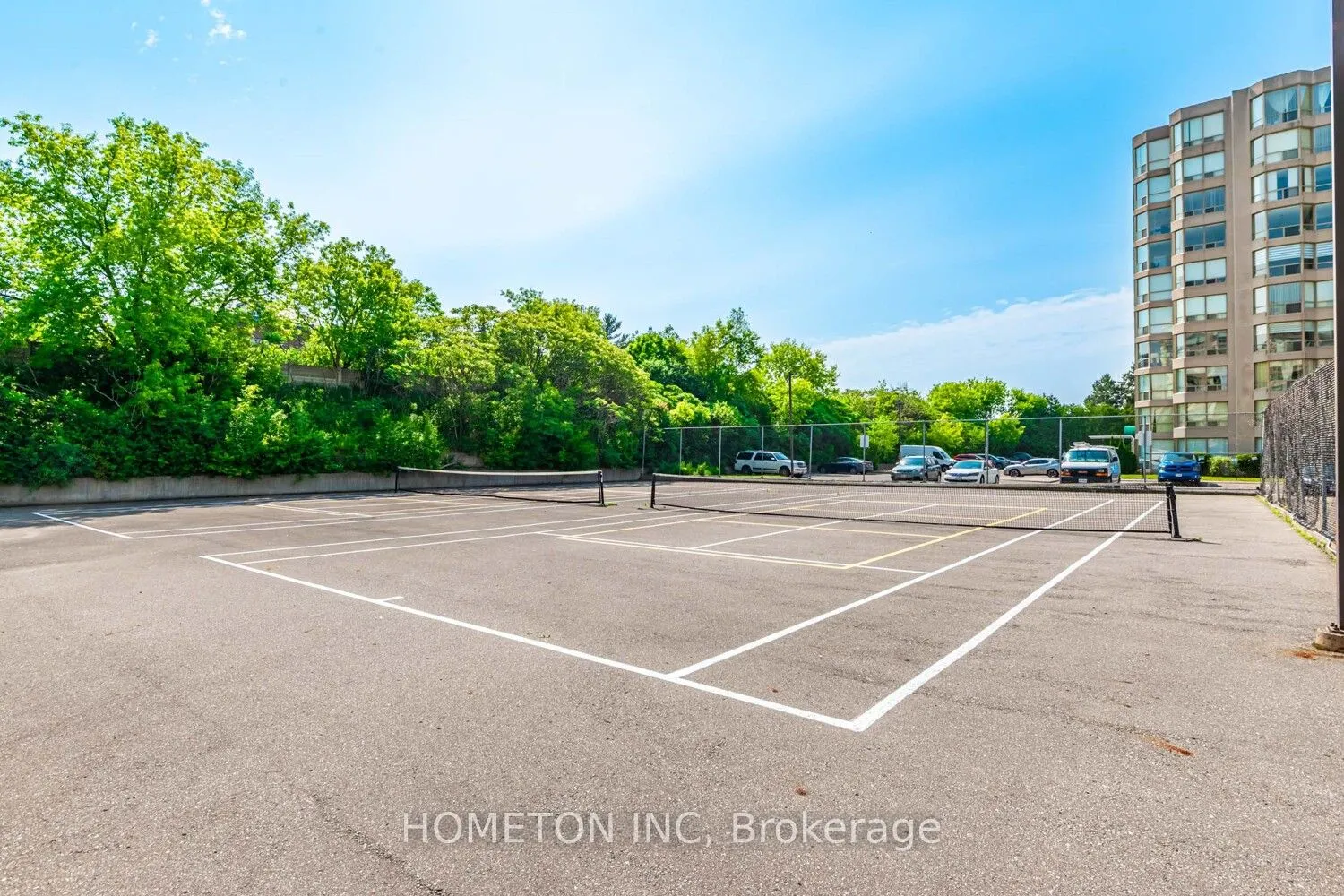 309 Major Mackenzie Drive E, #323
