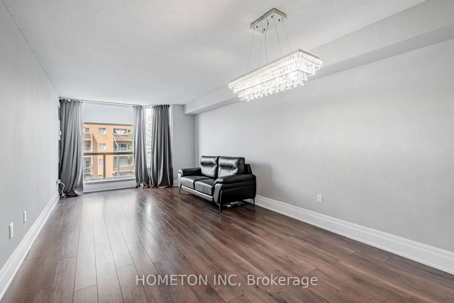 309 Major Mackenzie Drive E, #323