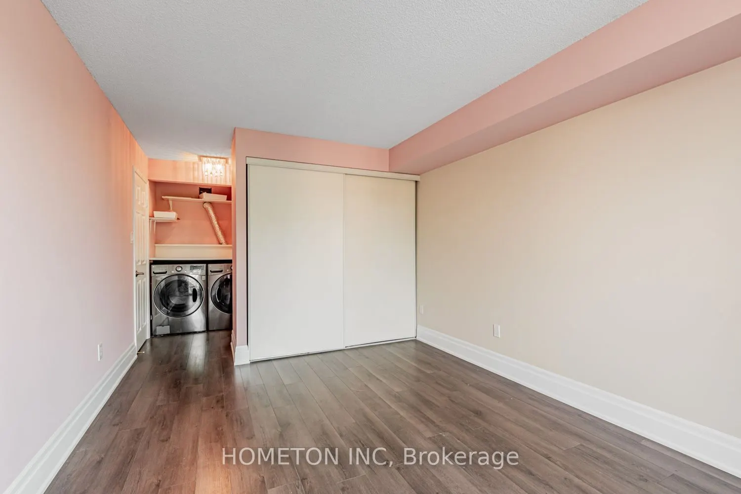 309 Major Mackenzie Drive E, #323