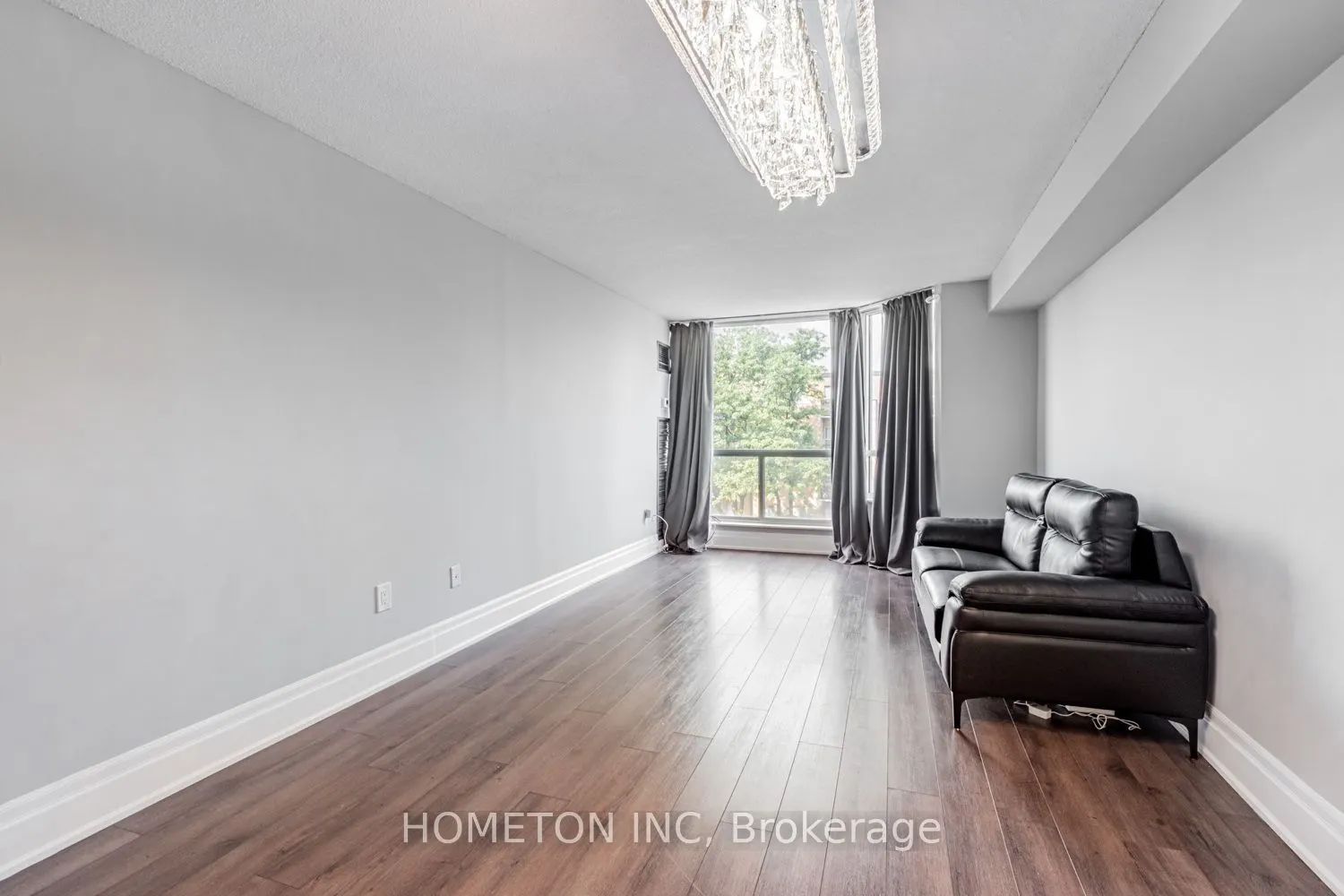 309 Major Mackenzie Drive E, #323