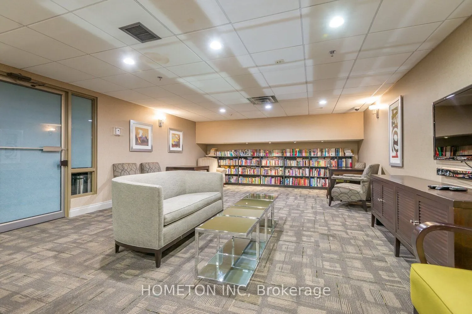 309 Major Mackenzie Drive E, #323