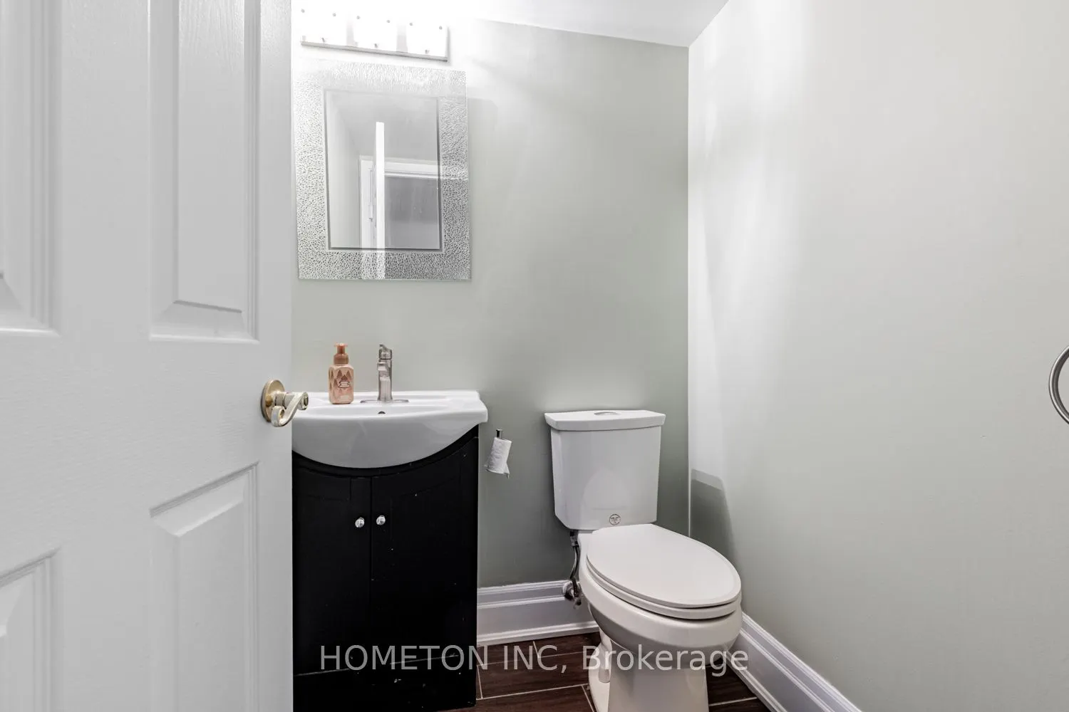 309 Major Mackenzie Drive E, #323