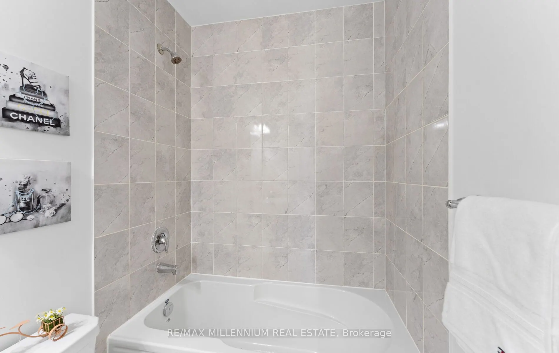 83 Casley Avenue