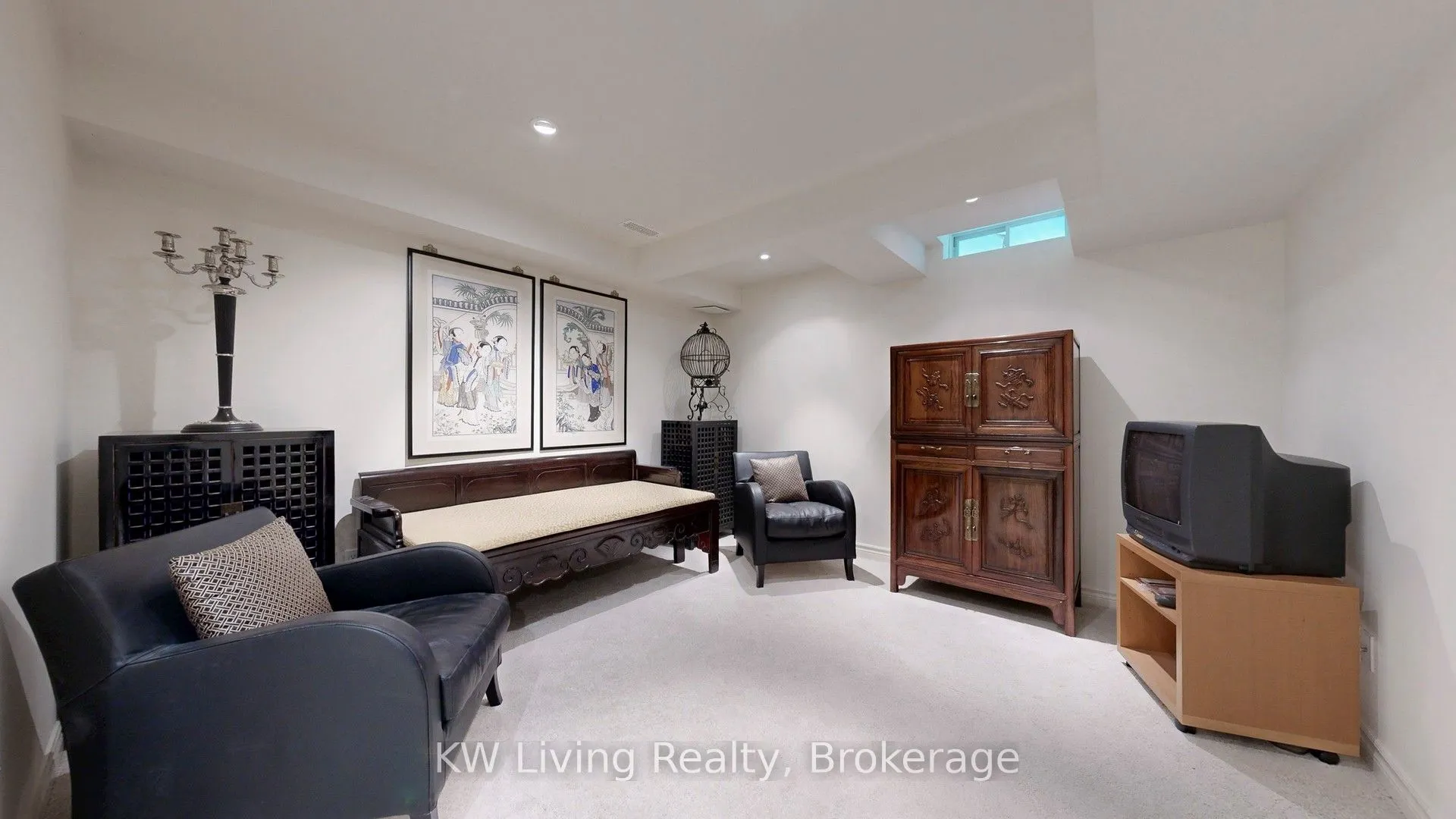 16 Carriage House Court