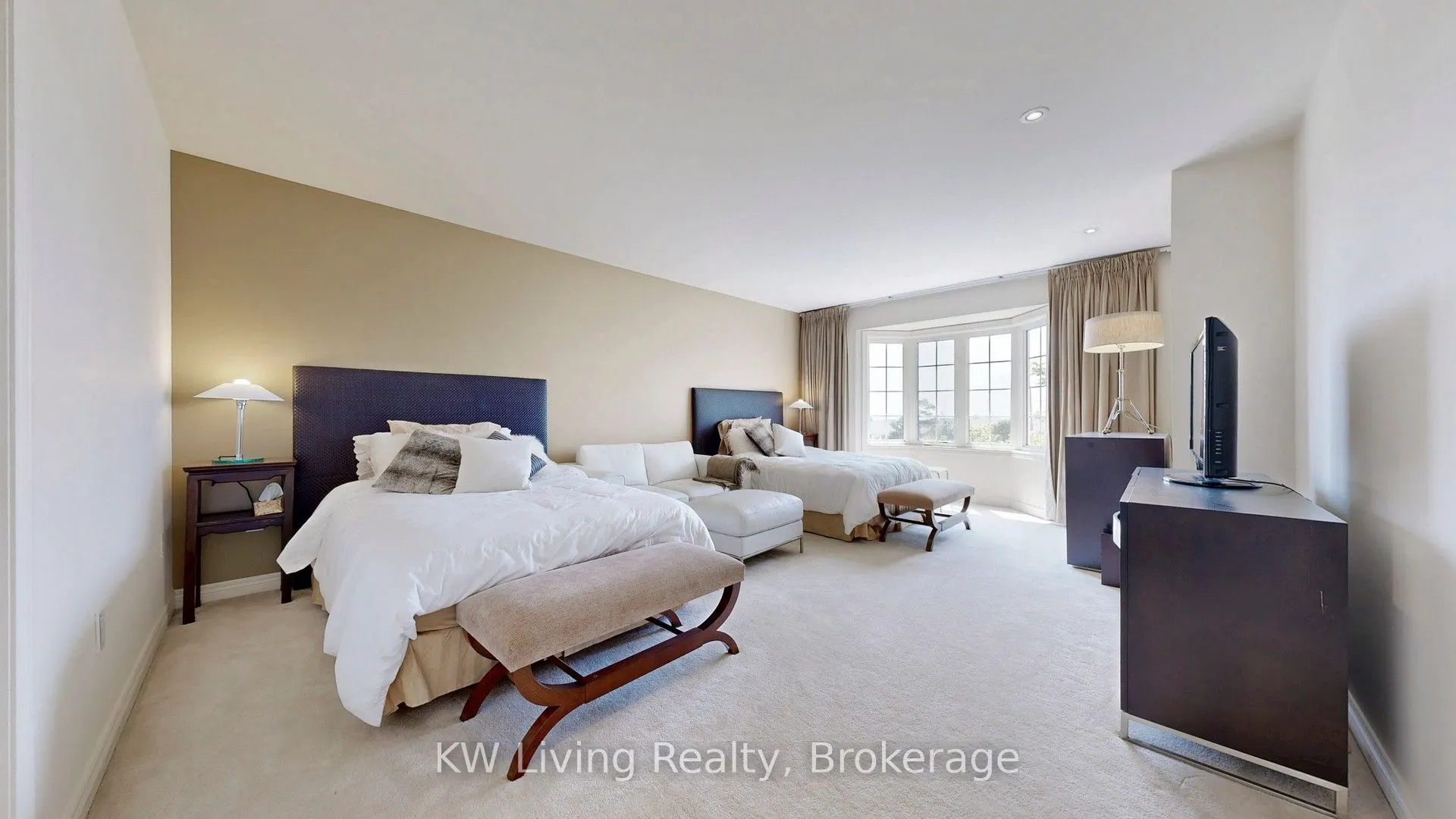 16 Carriage House Court